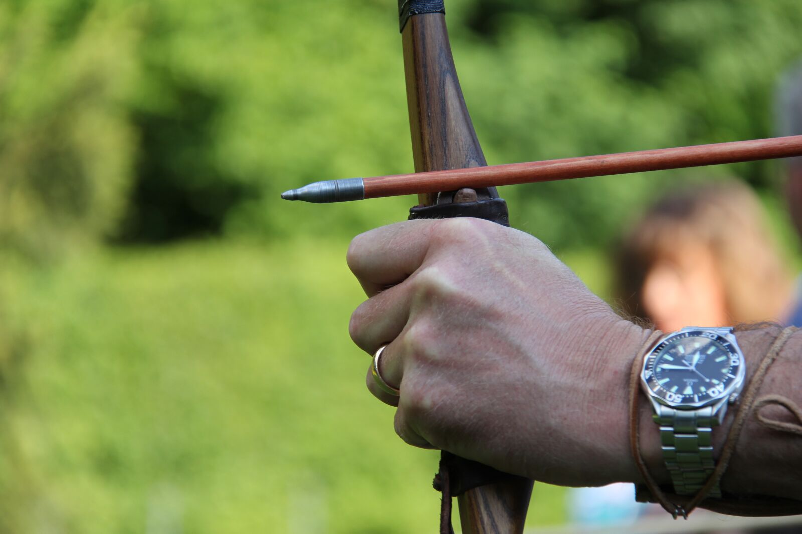 Canon EF-S 18-200mm F3.5-5.6 IS sample photo. Archery, sport, arch photography