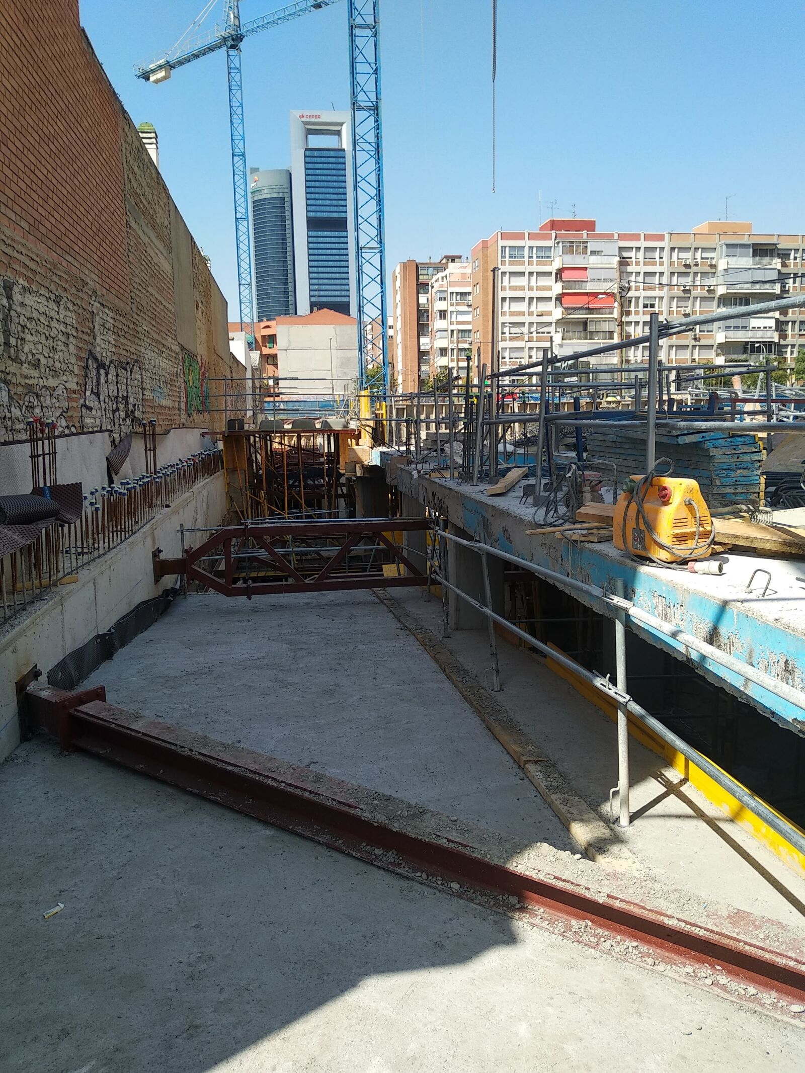 Xiaomi Mi A1 sample photo. Construction, building, architecture photography