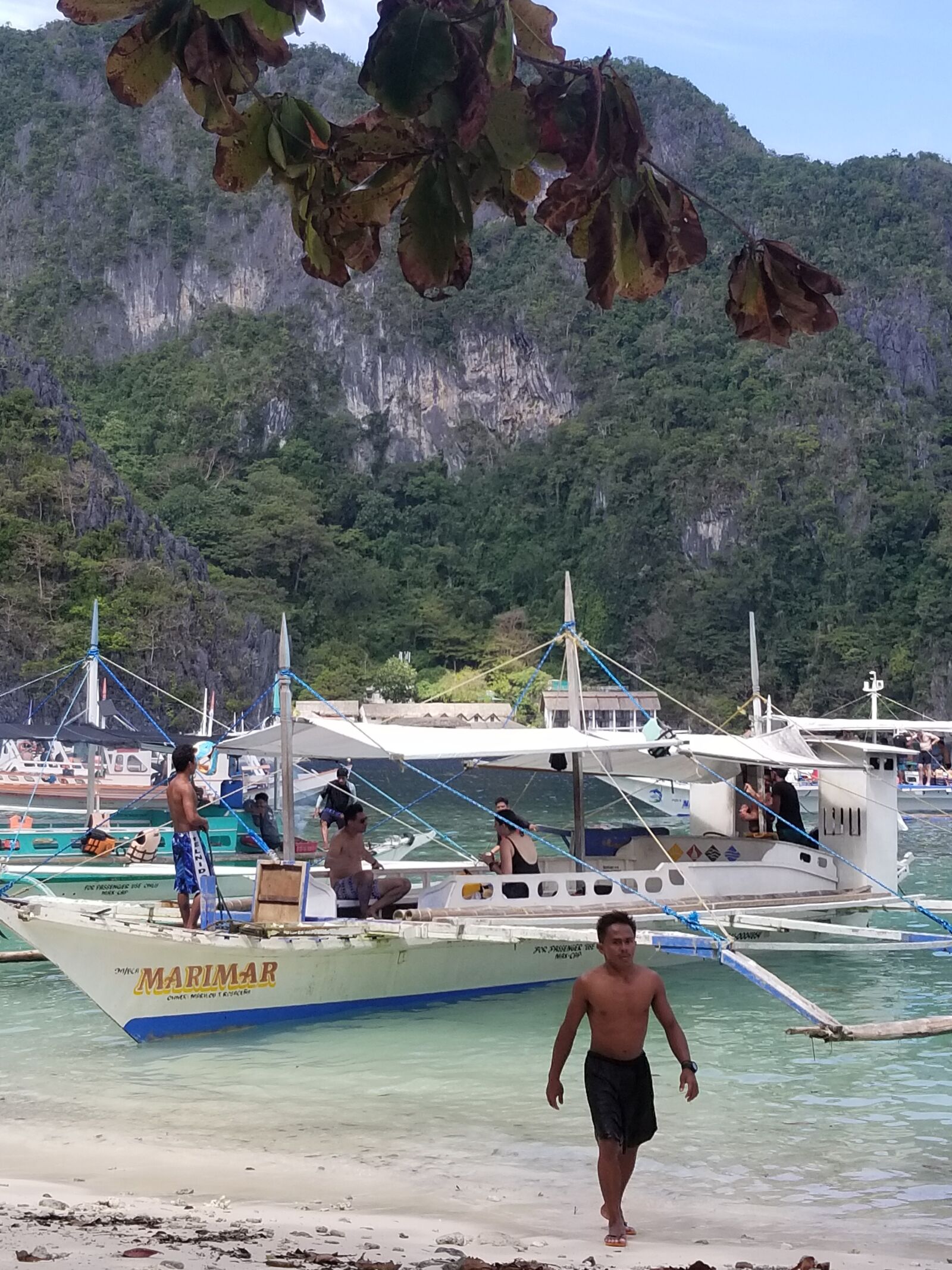 Samsung Galaxy S8 sample photo. Boat in the beach photography