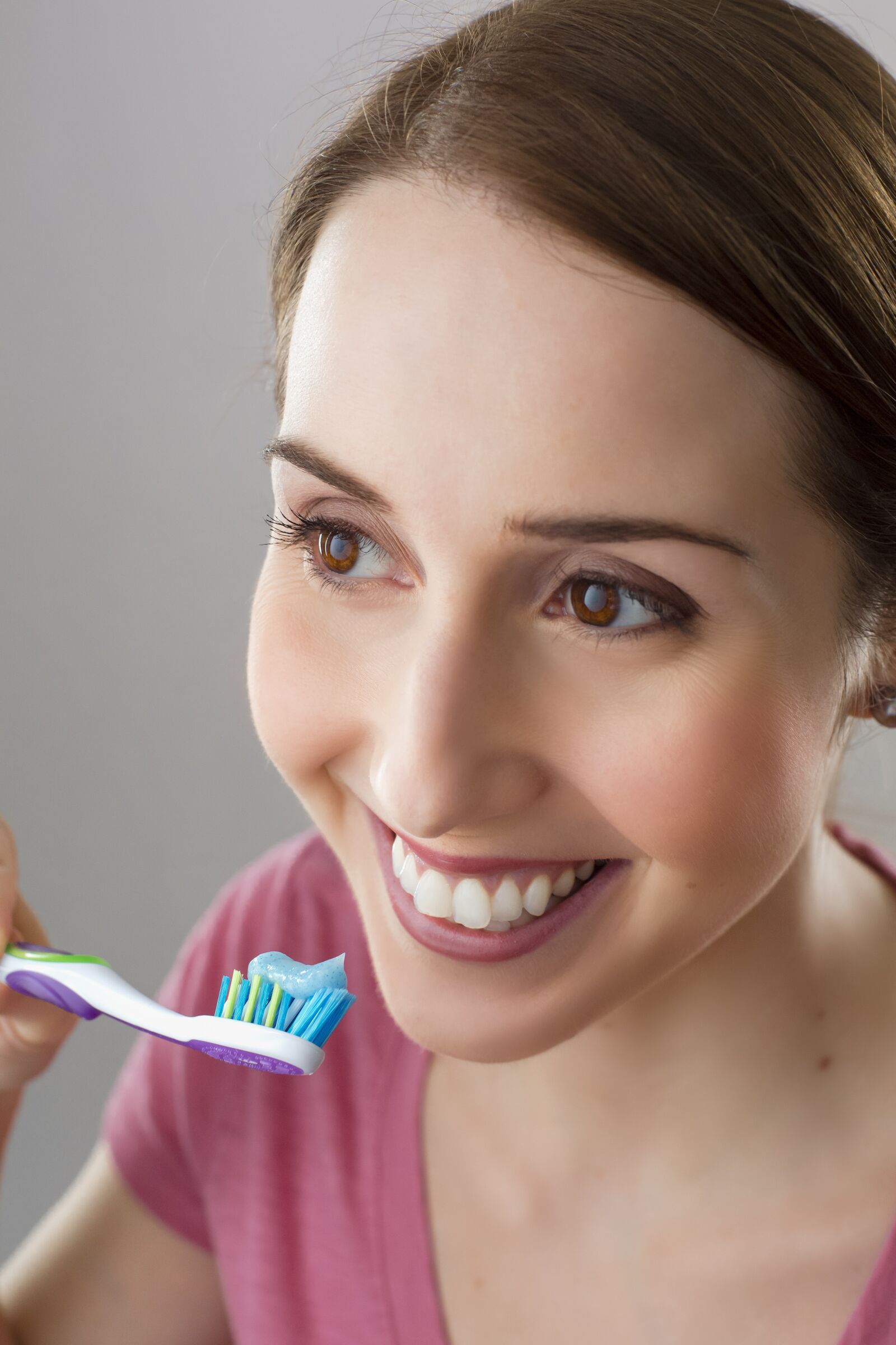 Canon EF 50mm F1.4 USM sample photo. Woman, dentist, toothbrush photography