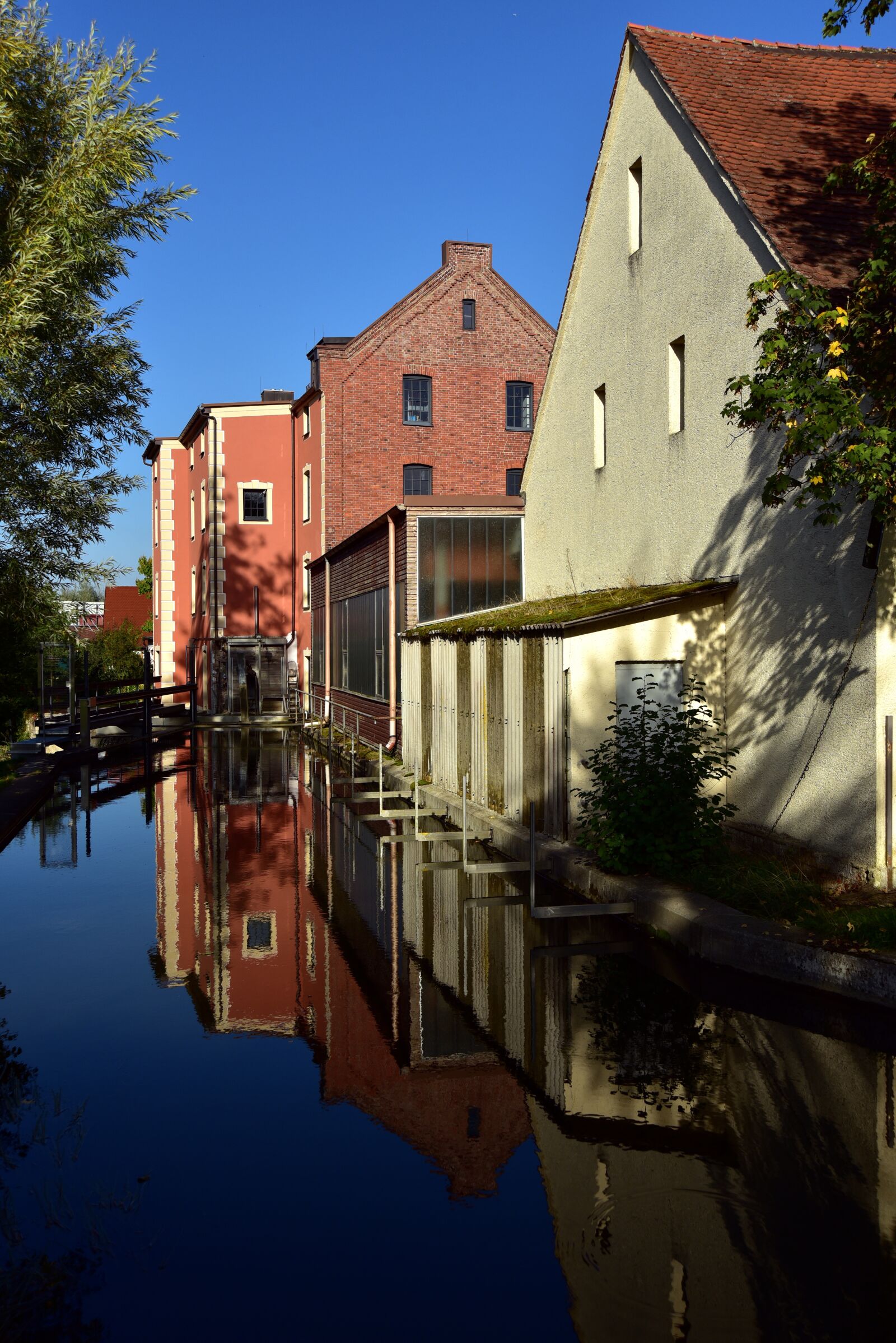 Nikon D750 sample photo. Channel, water, houses photography