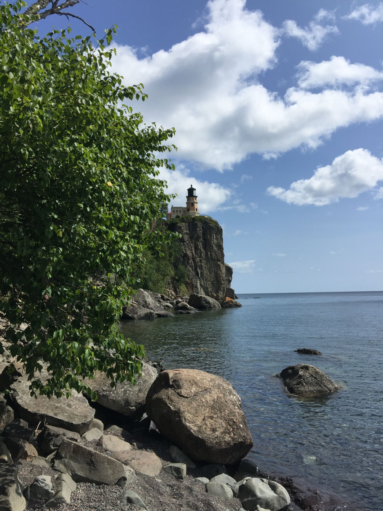 iPhone 6 Plus back camera 4.15mm f/2.2 sample photo. Lighthouse, north shore, lake photography
