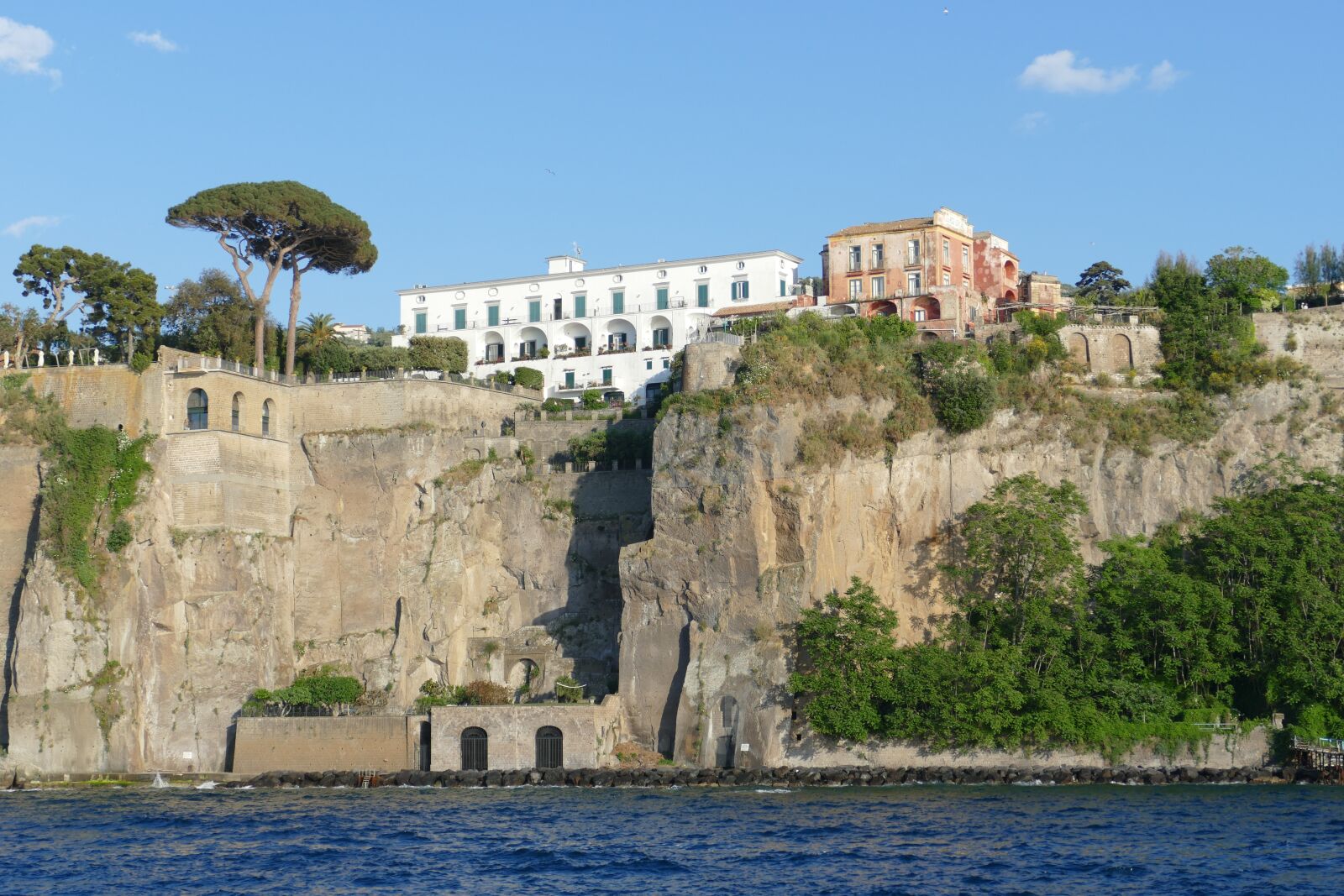 Panasonic Lumix DMC-FZ1000 sample photo. Sorrento, italy, mediterranean photography