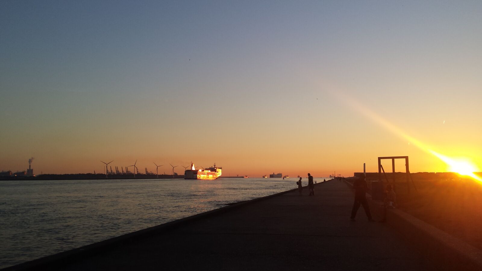 Samsung Galaxy S4 sample photo. Horizon, sunset, evening sun photography