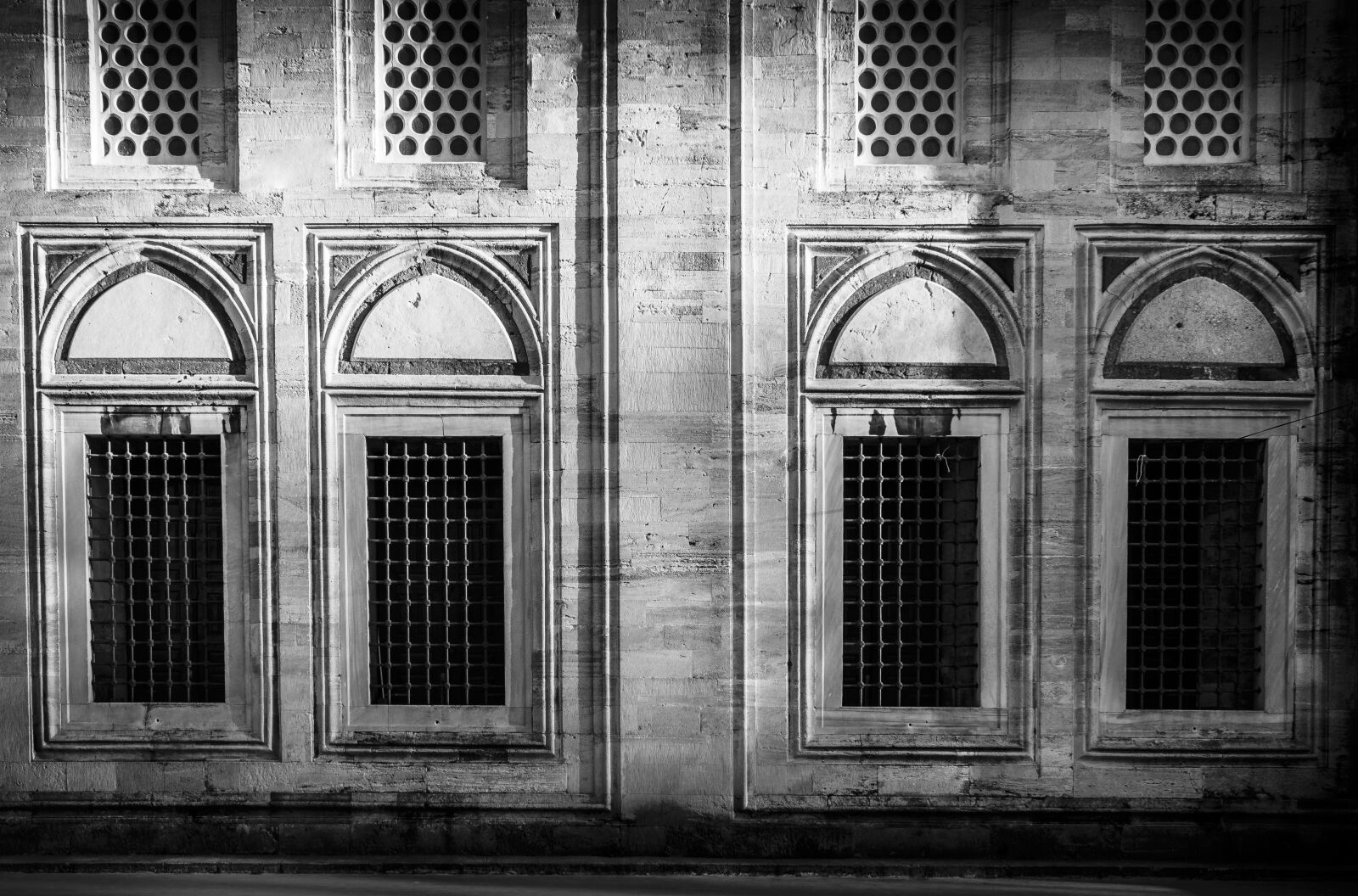 Canon EOS 700D (EOS Rebel T5i / EOS Kiss X7i) sample photo. Building, architecture, light photography