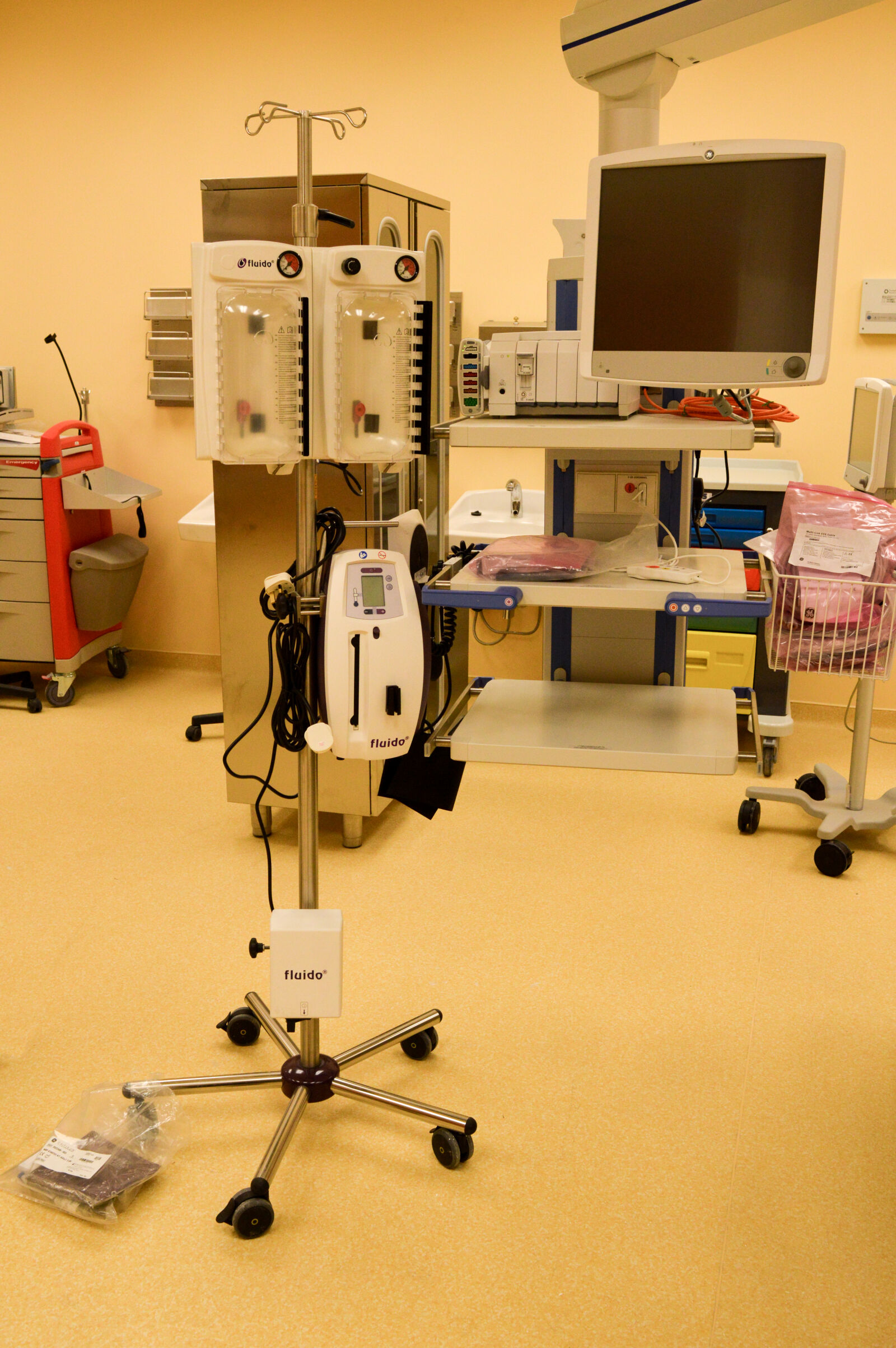 Nikon D3200 sample photo. Equipment, hospital, emergency, medical photography