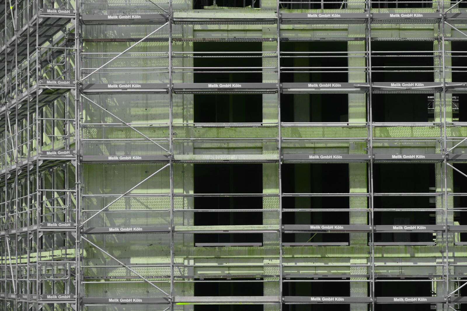 Panasonic Lumix DMC-FZ1000 sample photo. Site, scaffold, building photography