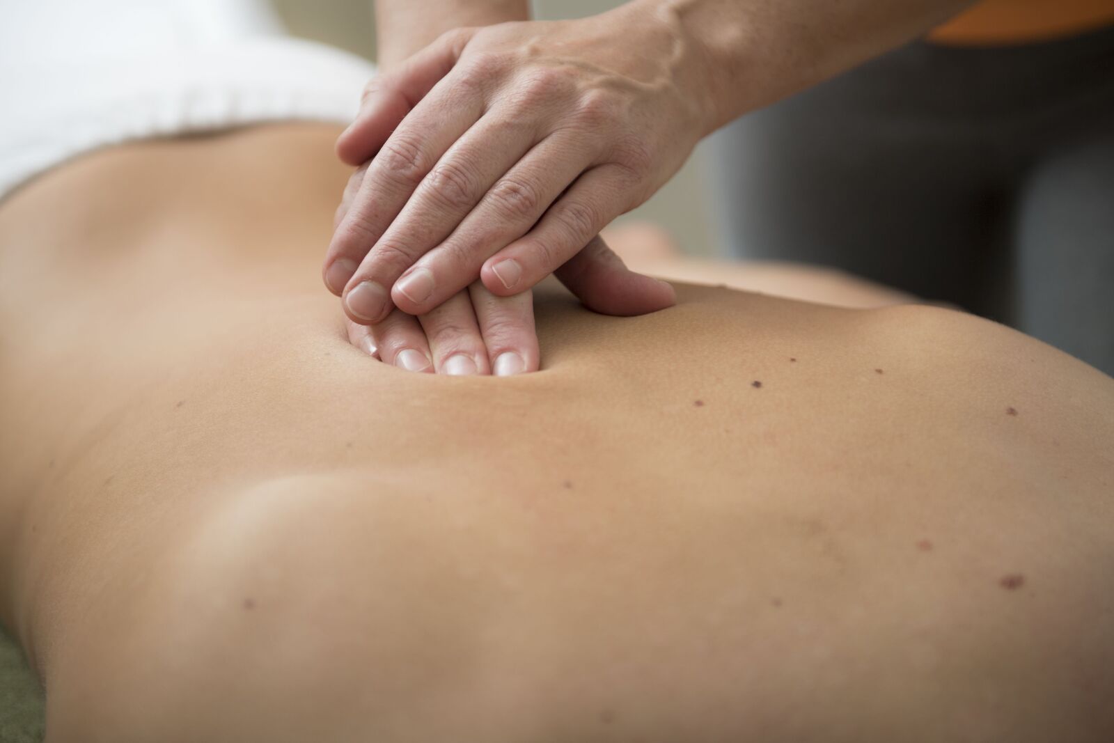 Nikon D5 sample photo. Massage, backmassage, swedisclassic massageh photography
