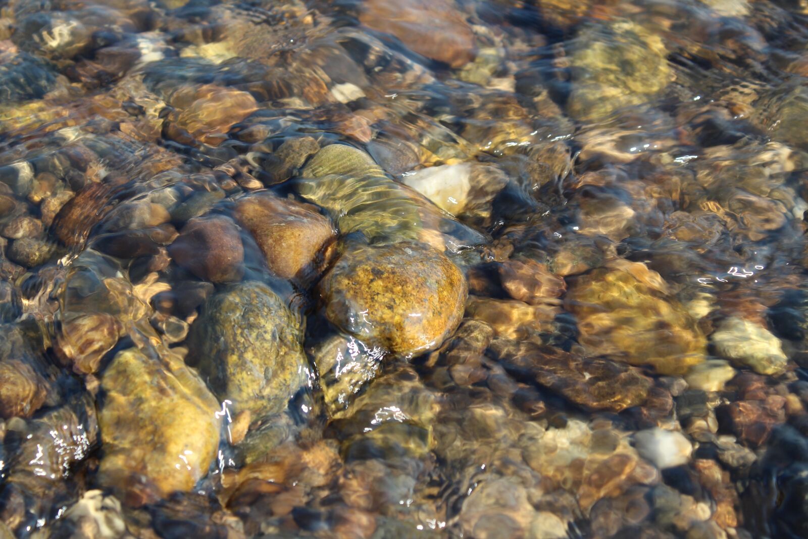 Canon EOS 1300D (EOS Rebel T6 / EOS Kiss X80) sample photo. Stone, water, nature photography