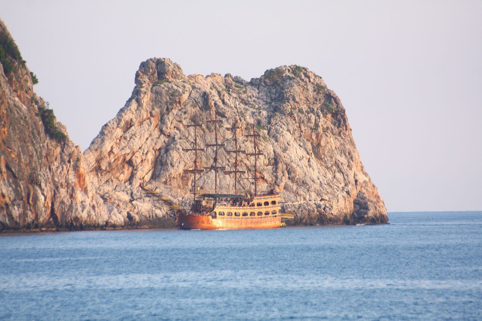 Canon EOS 40D sample photo. Alanya, ship, yard photography