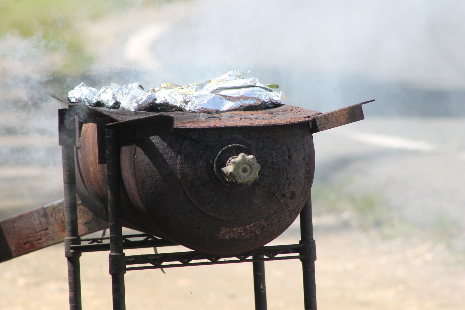 Canon EOS 1100D (EOS Rebel T3 / EOS Kiss X50) sample photo. Carbon, stove, old photography