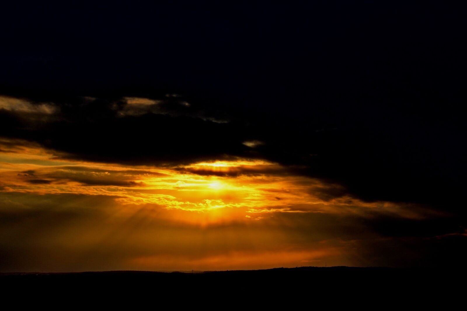 Canon EOS 600D (Rebel EOS T3i / EOS Kiss X5) sample photo. Sky, sunset, nature photography