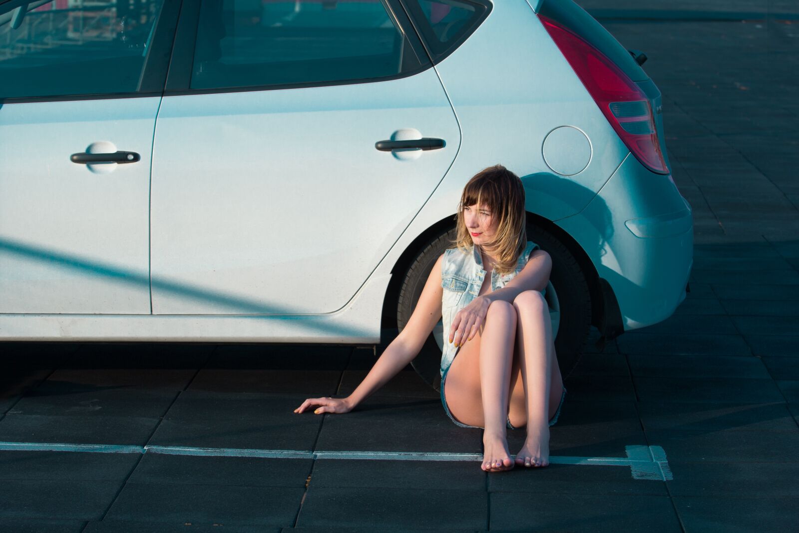 Canon EOS 60D sample photo. Girl, alcohol, auto photography