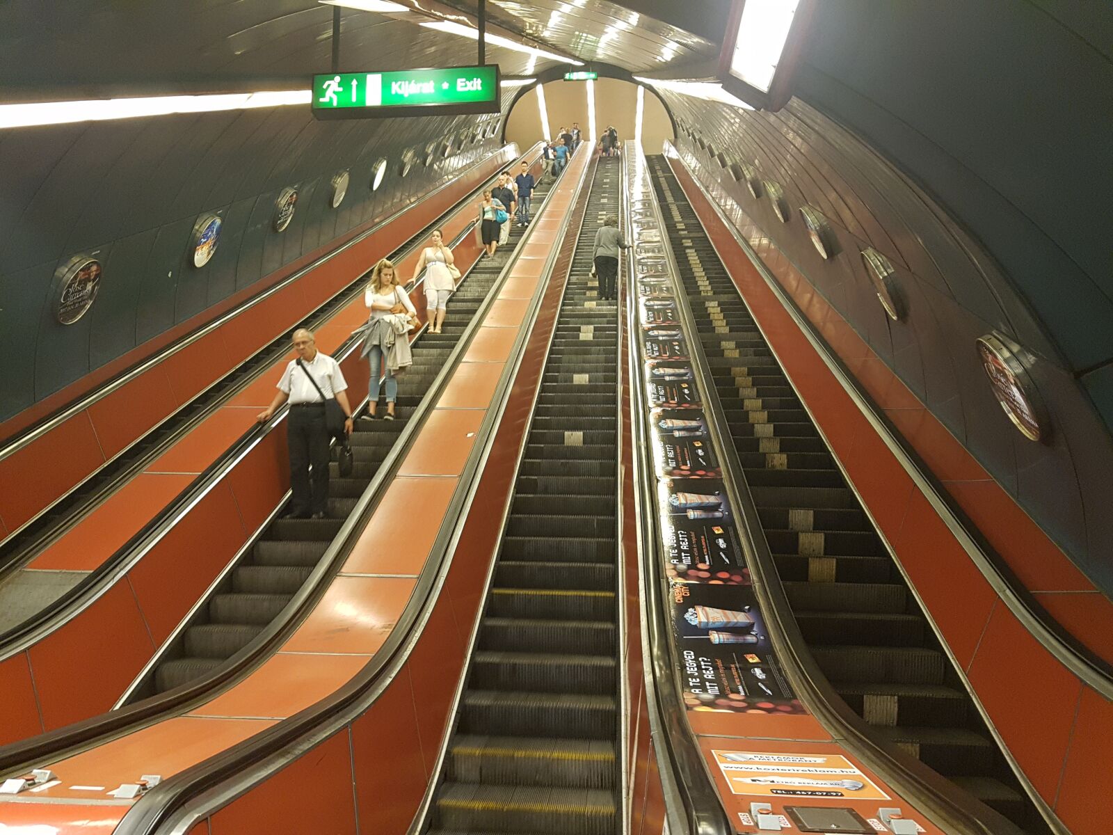Samsung Galaxy S7 Edge sample photo. Escalator, stairs, metro photography