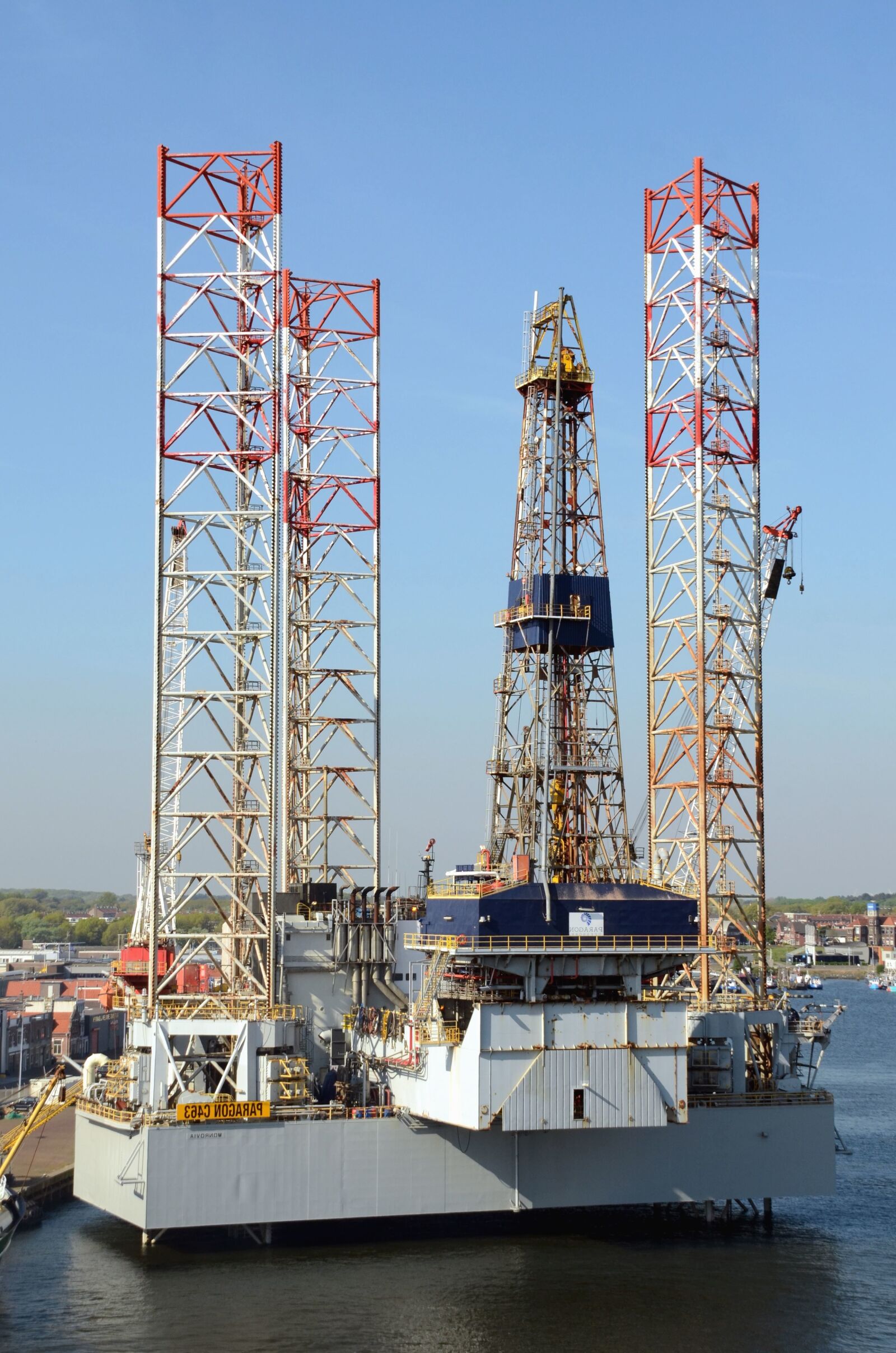 Nikon D7000 sample photo. Construction, refinery, energy, water photography