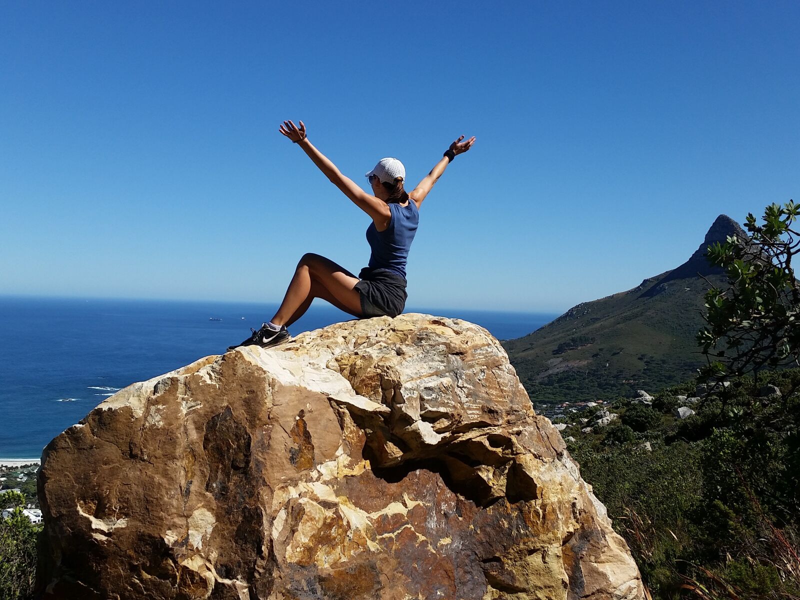 Samsung Galaxy S5 sample photo. Girl, freedom, climbing photography