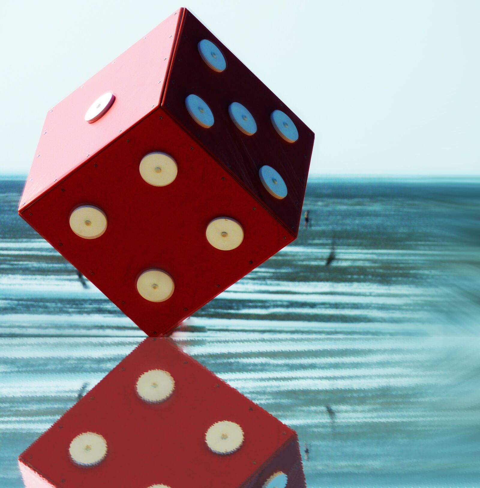 Panasonic DMC-TZ7 sample photo. Cube, craps, play photography