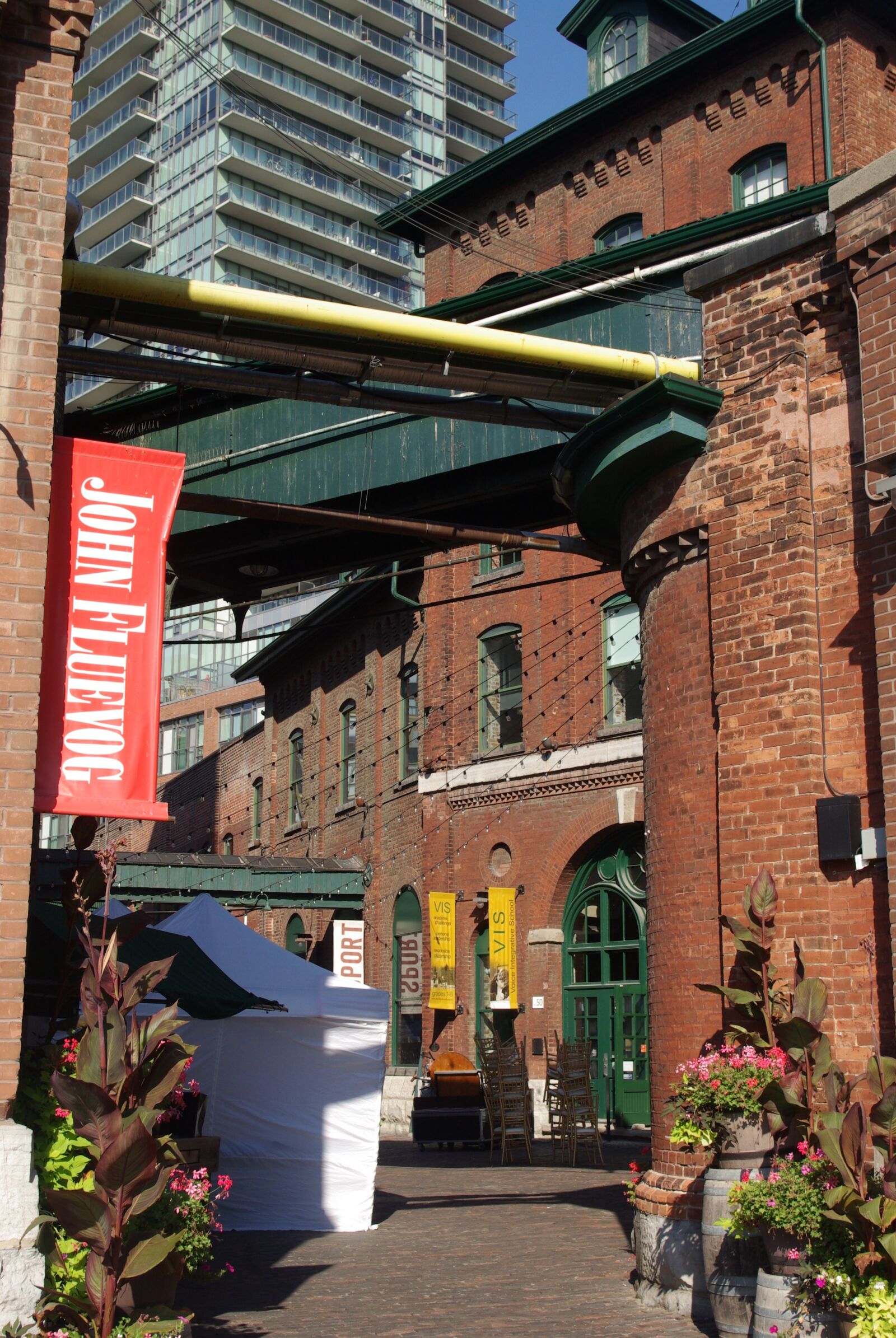 Pentax K10D sample photo. Toronto, distillery district, bricks photography