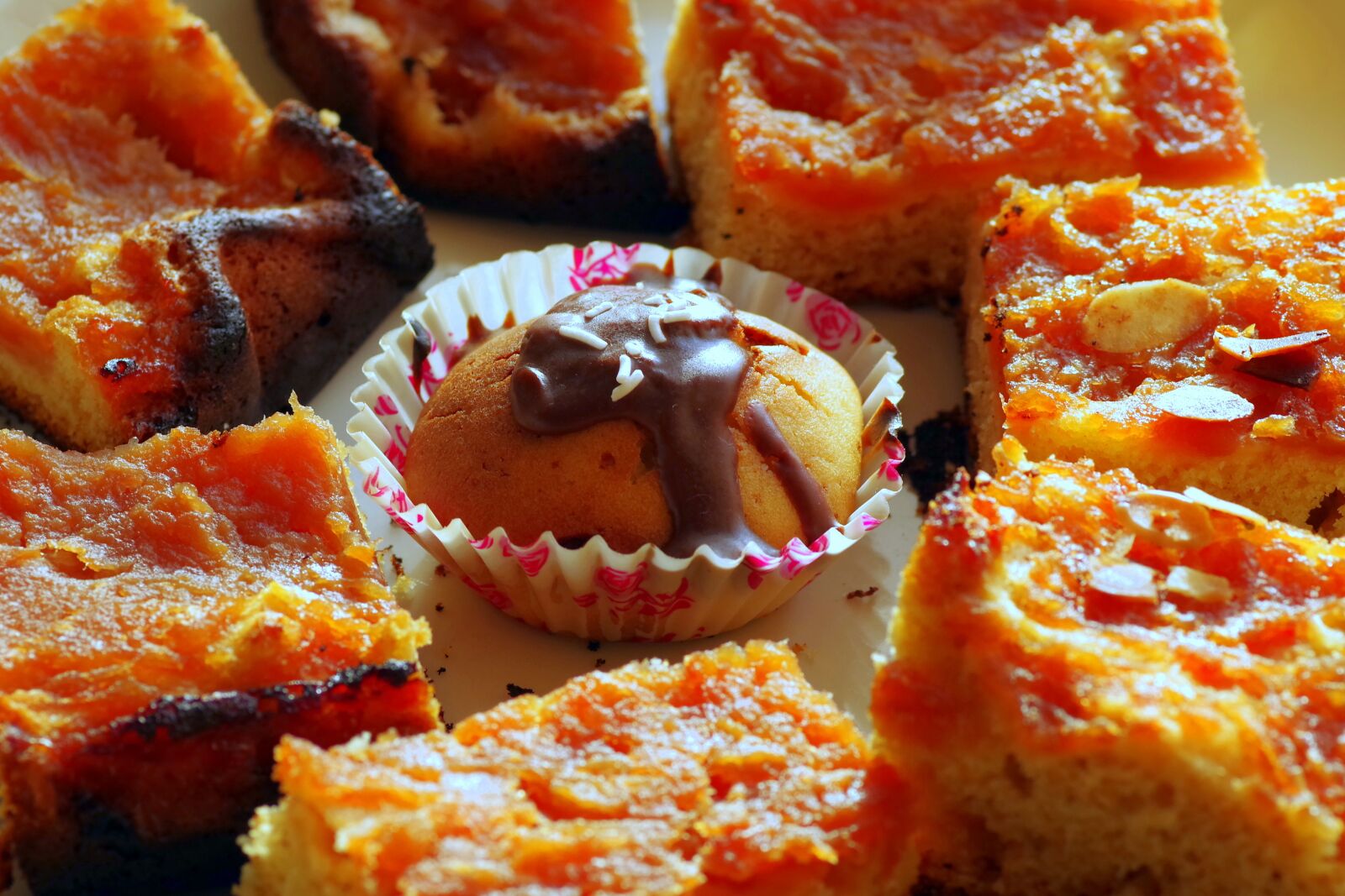 Pentax K-S2 sample photo. Cake, cider, almonds photography