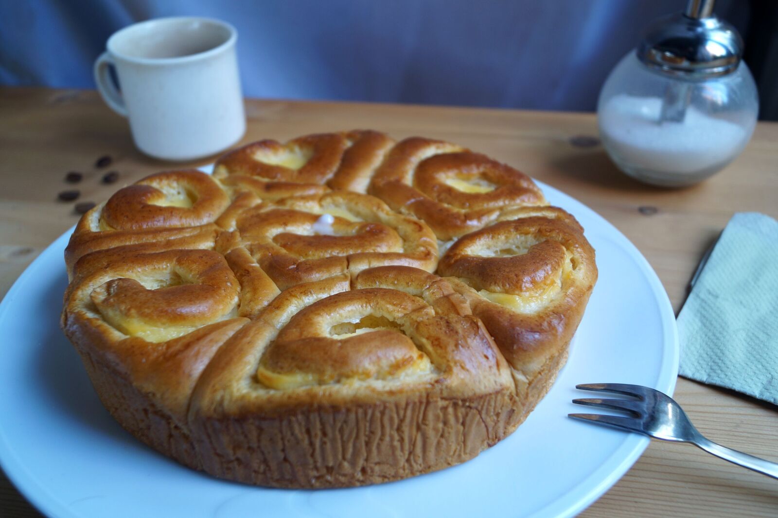 Sony SLT-A58 sample photo. Pie, buns, baking photography
