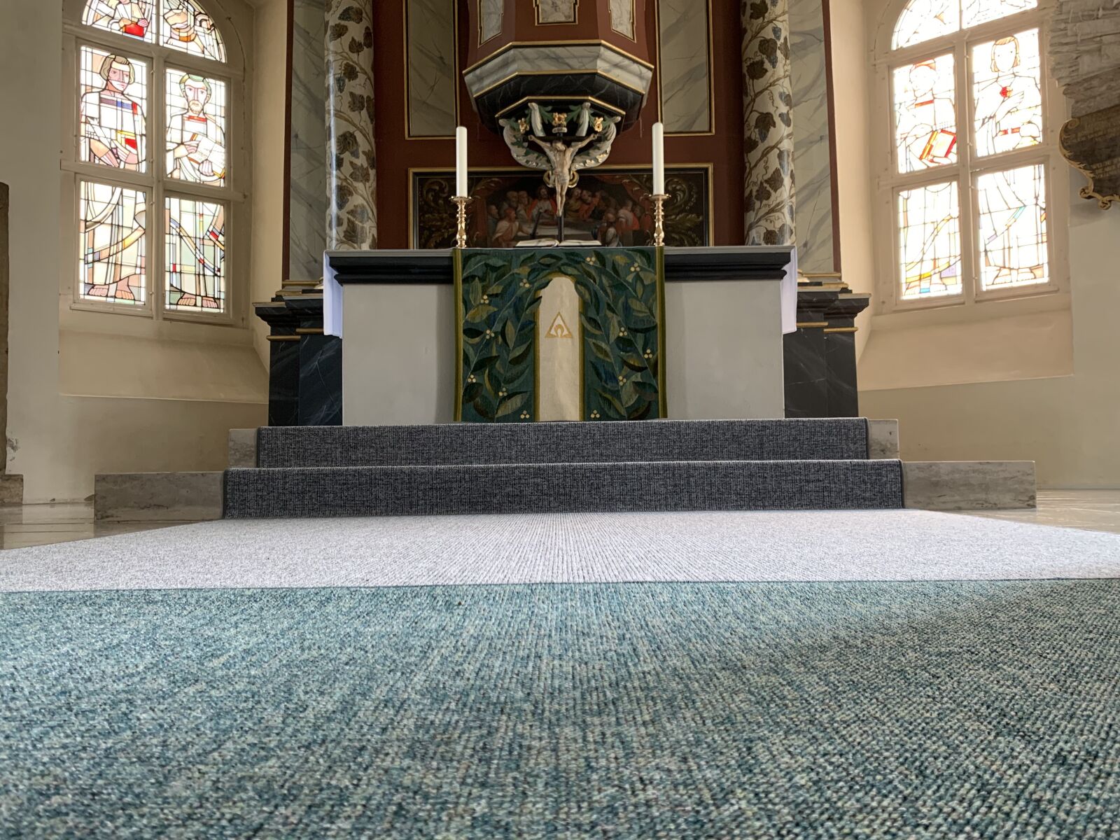 Apple iPhone XS sample photo. Church, altar, carpet photography