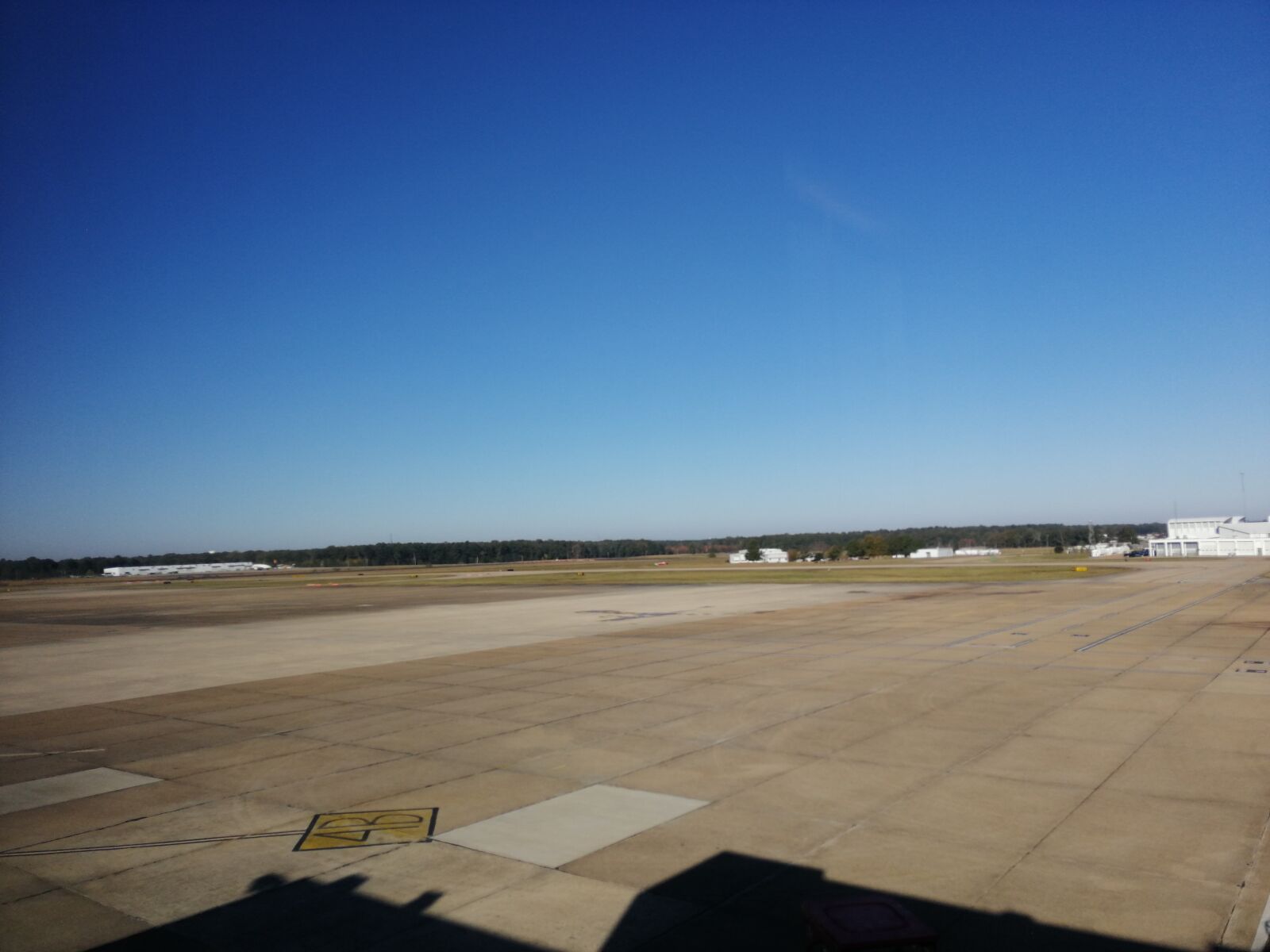 HUAWEI SNE-LX3 sample photo. Airport, blue sky, travel photography