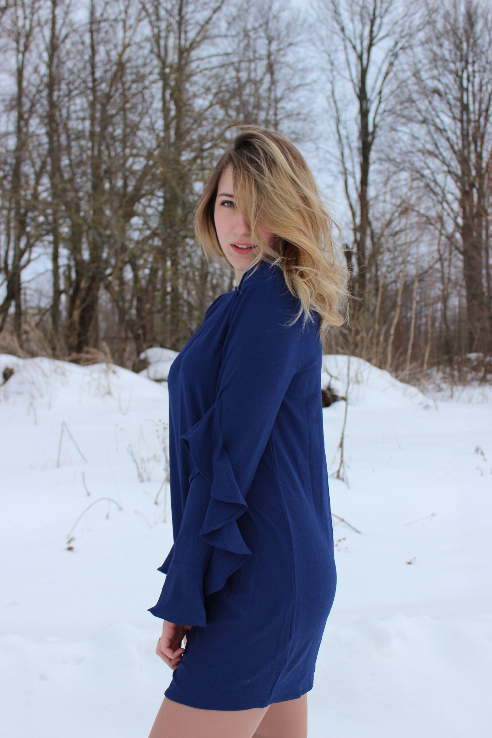 Canon EOS 600D (Rebel EOS T3i / EOS Kiss X5) sample photo. Girl, winter, cold photography