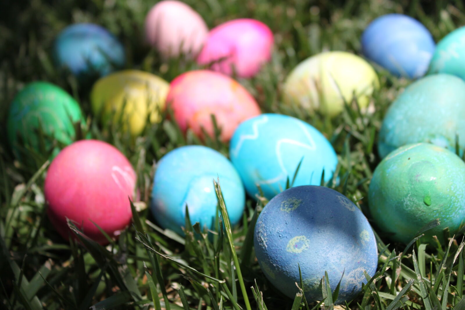 Canon EF-S 18-55mm F3.5-5.6 IS sample photo. Easter, egg, eggs photography
