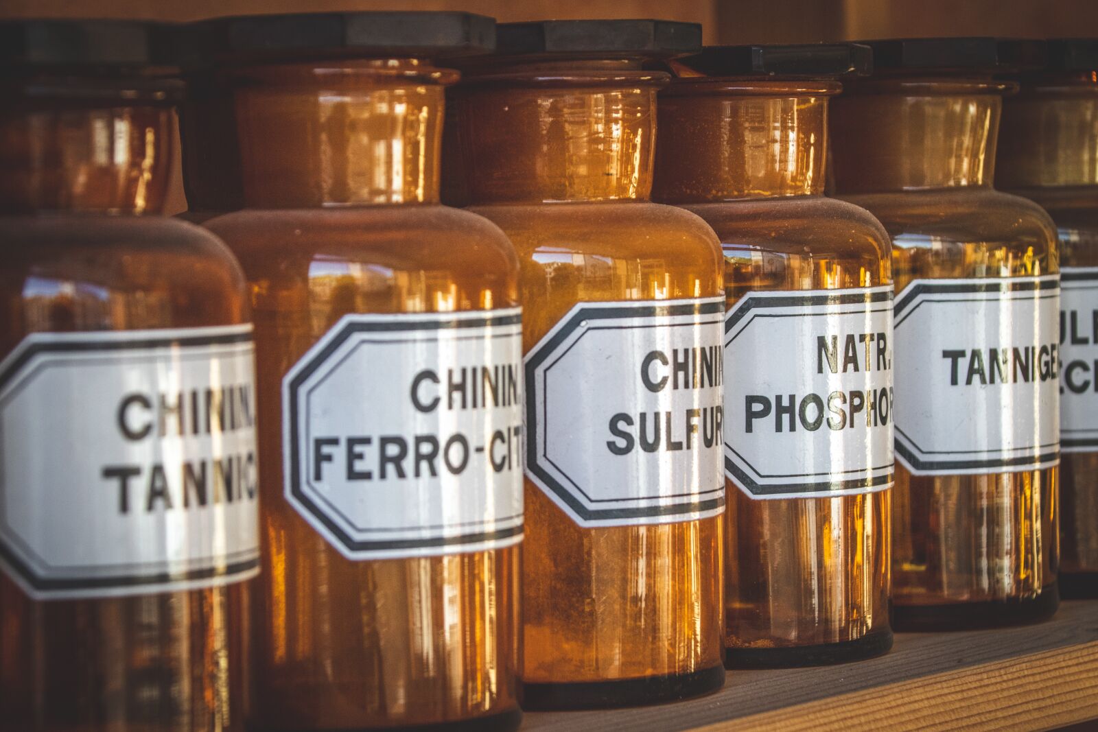 Canon EOS 80D sample photo. Pharmacy, old, bottles photography