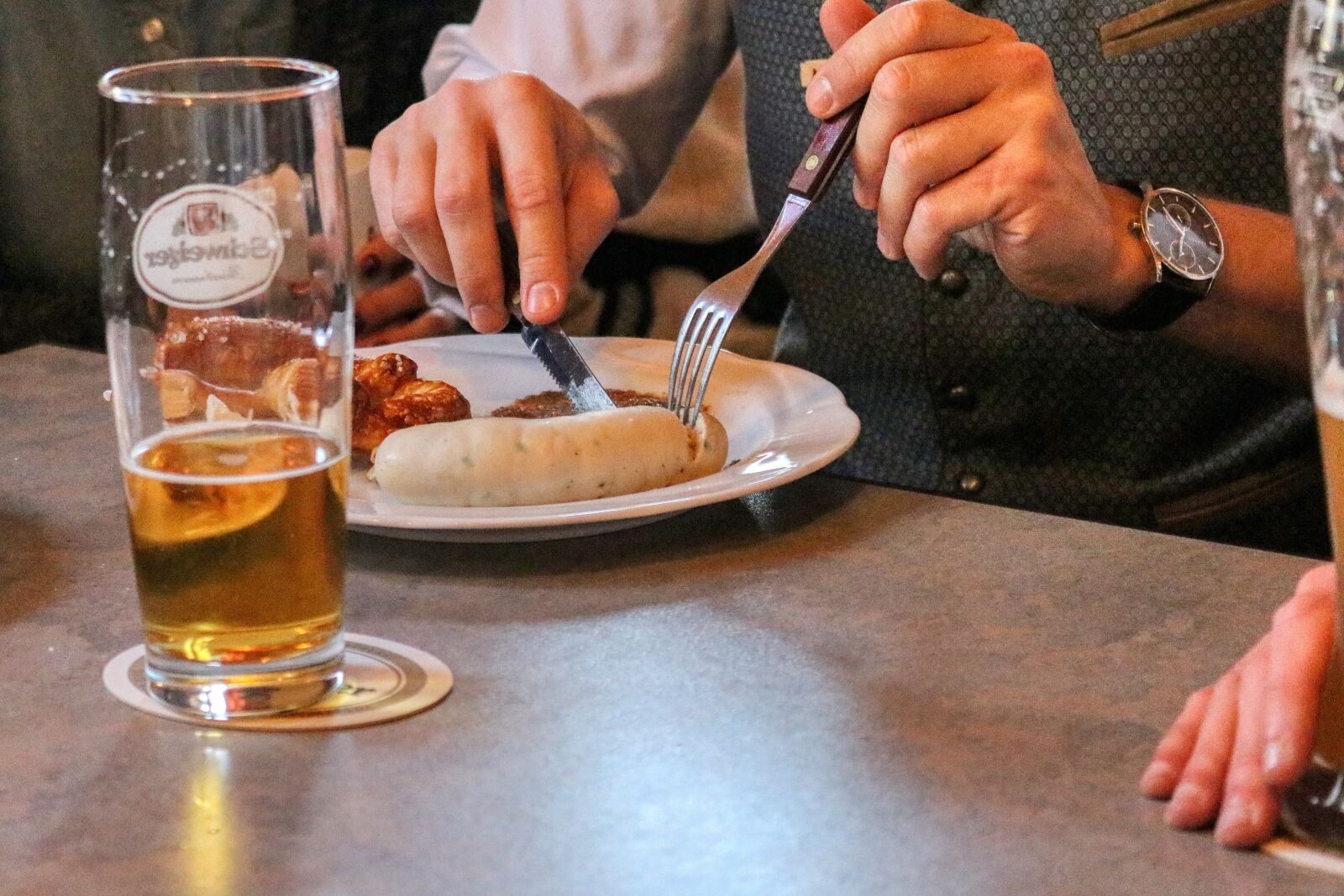 Canon EOS 80D sample photo. White sausage, beer, local photography
