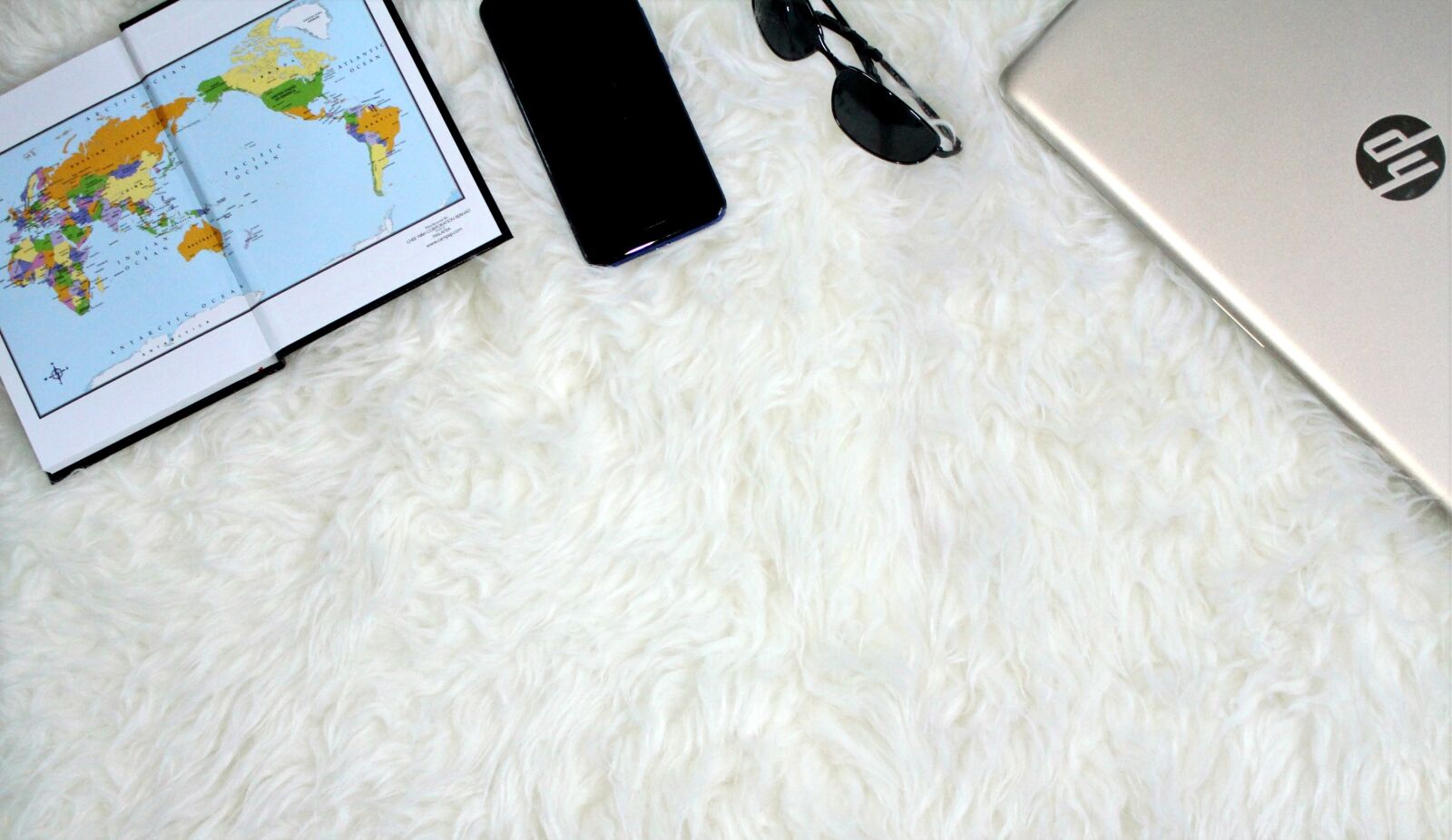 Canon EOS 700D (EOS Rebel T5i / EOS Kiss X7i) sample photo. World map, mobile, phone photography