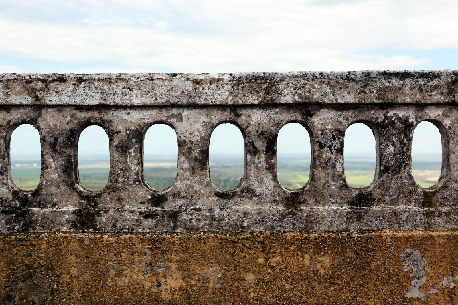 Canon EOS 5D Mark II sample photo. Old, sky, wall photography