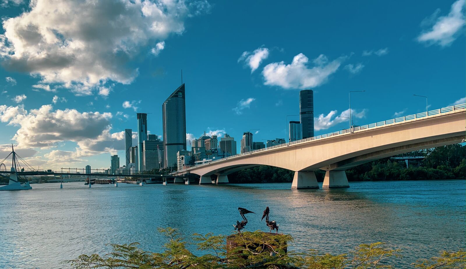 iPhone XR back camera 4.25mm f/1.8 sample photo. Brisbane, city, skyline photography