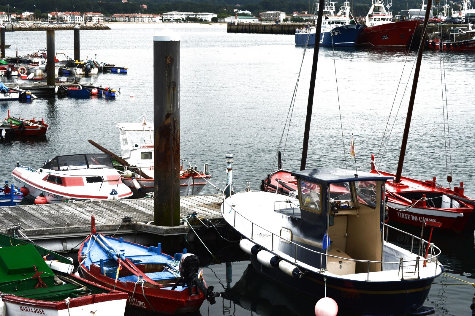 Nikon D3200 sample photo. Galicia, port, boats photography