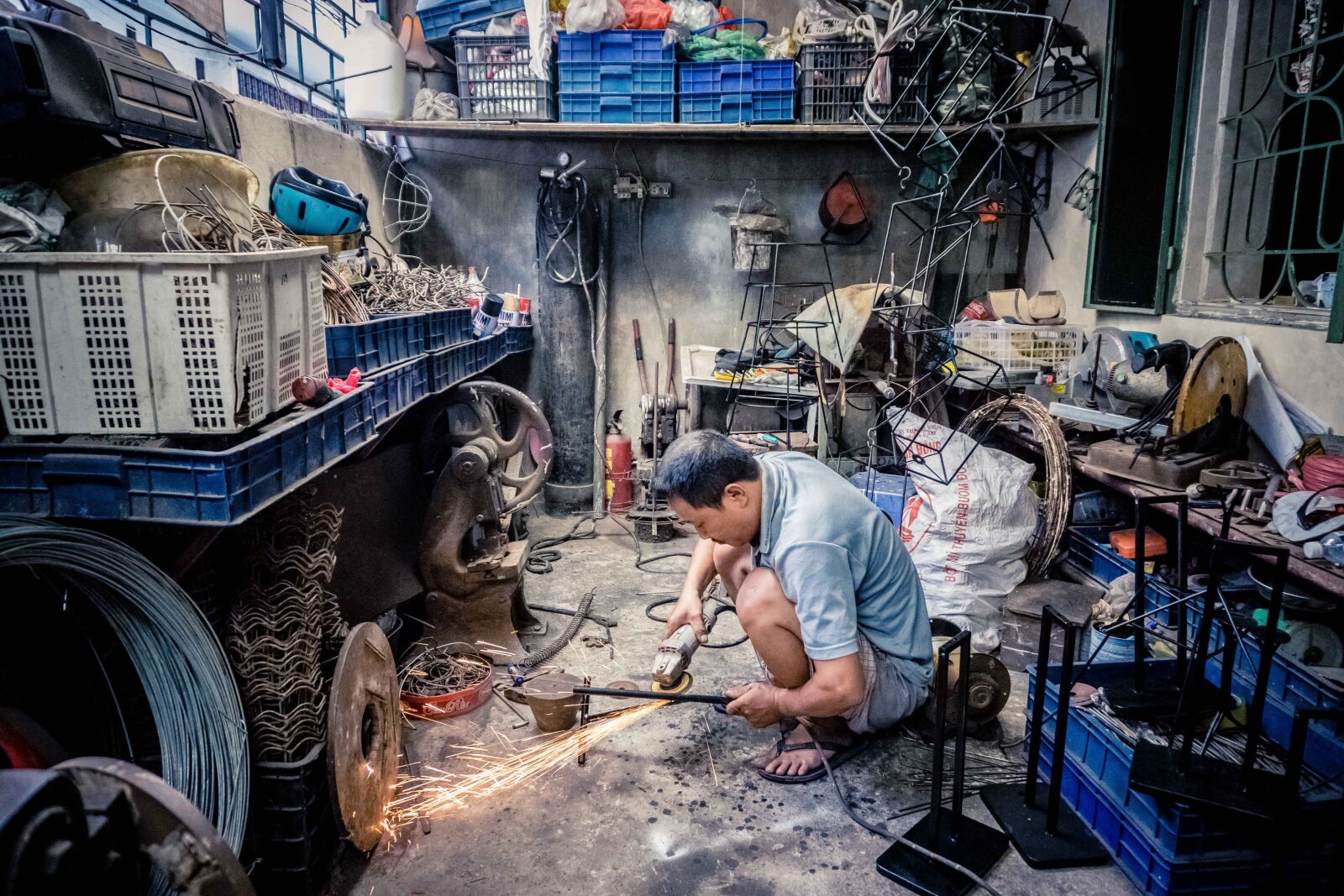 Sony a6000 sample photo. Worker, steel, industry photography