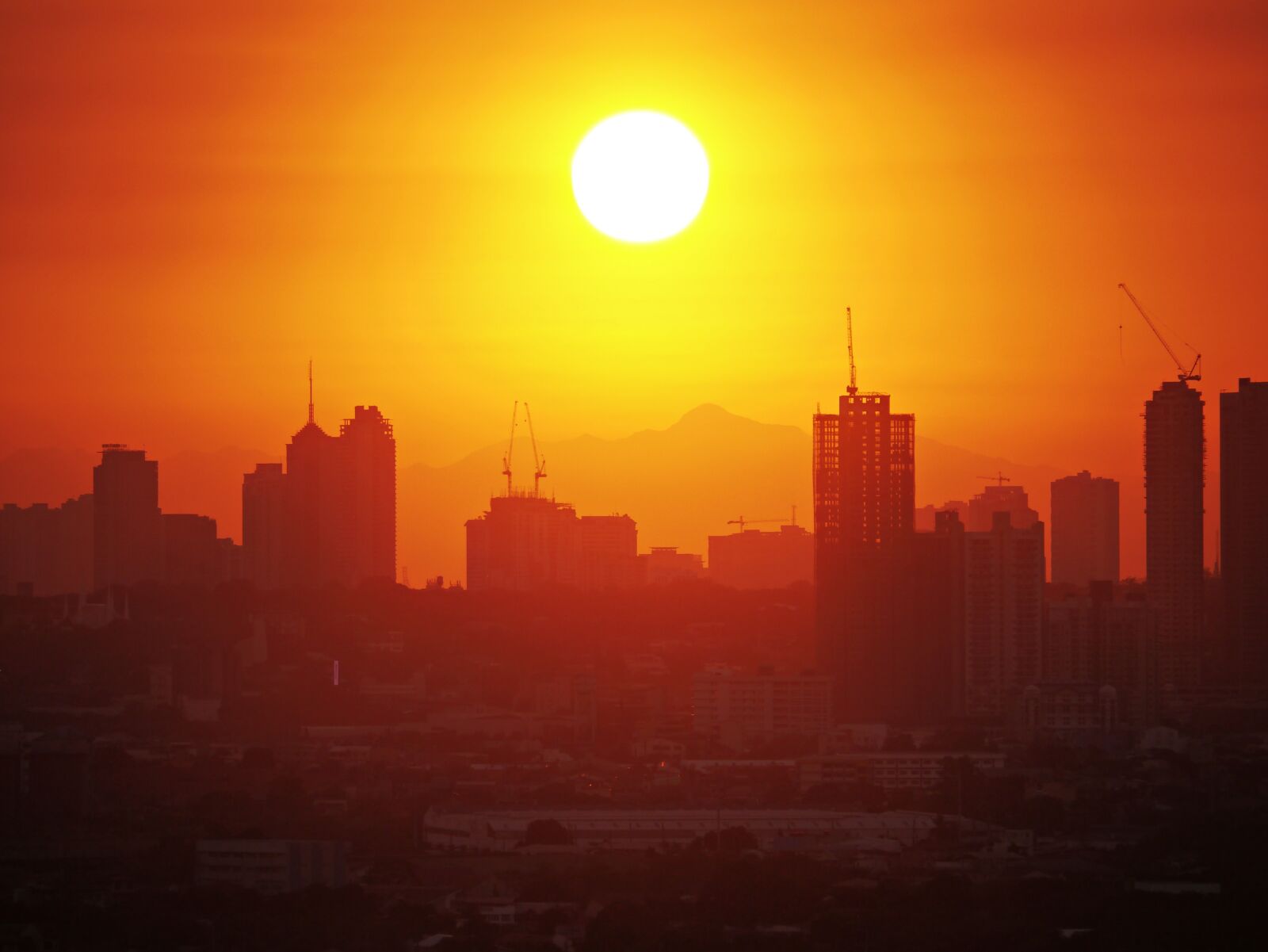 Panasonic Lumix DMC-G3 sample photo. Manila, sunset, silhouette photography