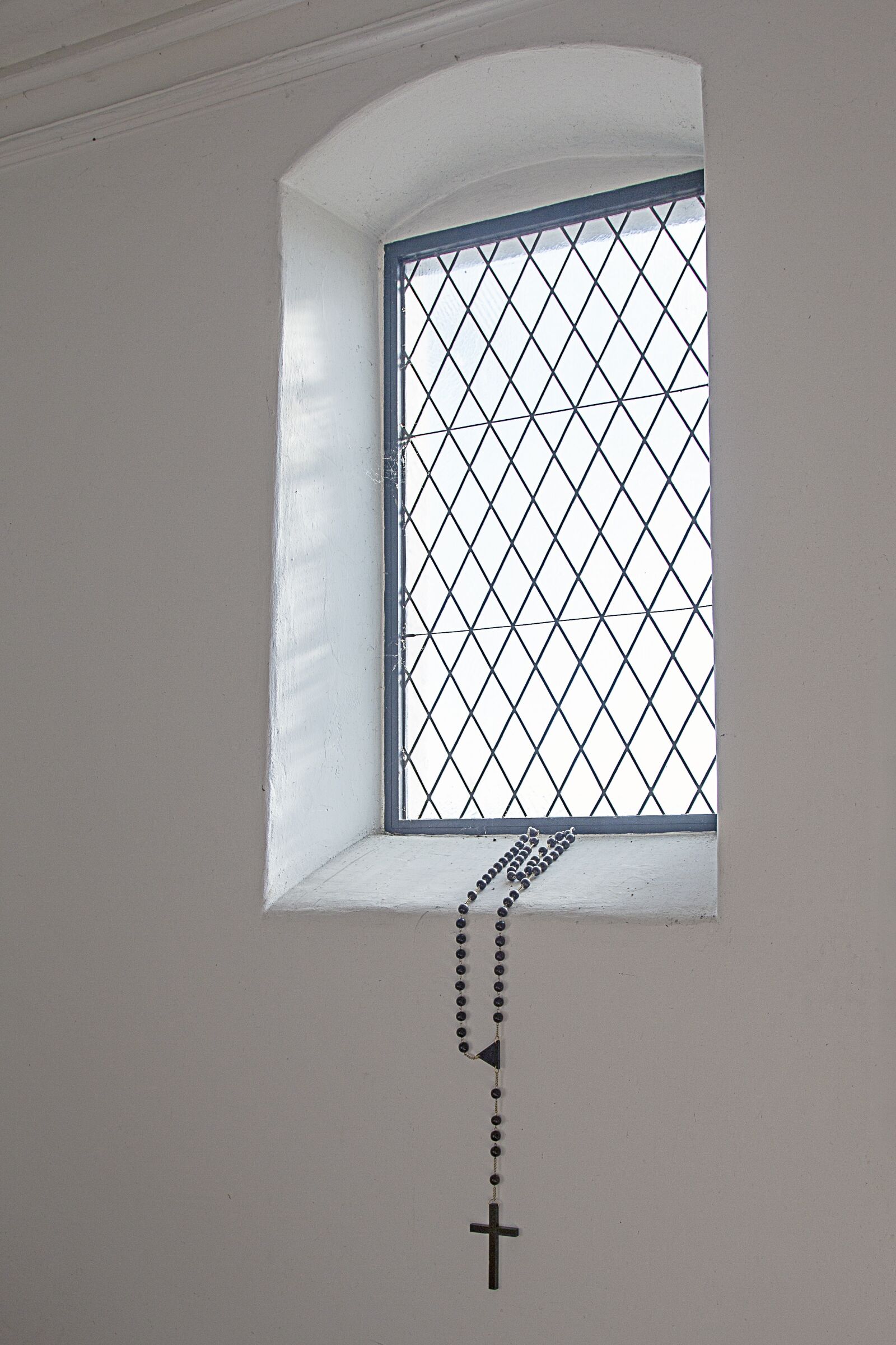 Canon EF 24-105mm F4L IS USM sample photo. Monastery, prayer, rosary photography