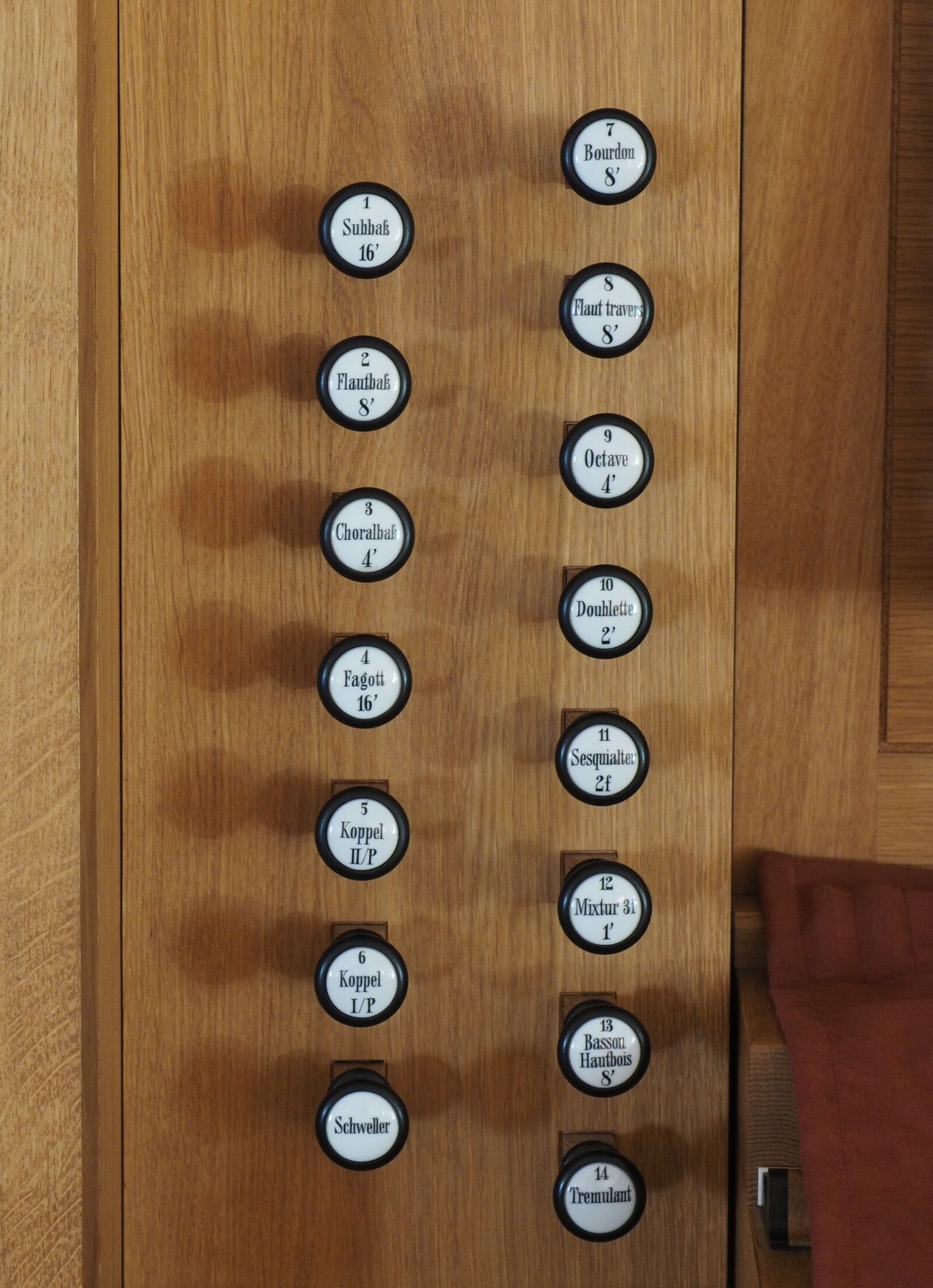 Olympus OM-D E-M1 + OLYMPUS M.12-50mm F3.5-6.3 sample photo. Organ buttons, organ, church photography