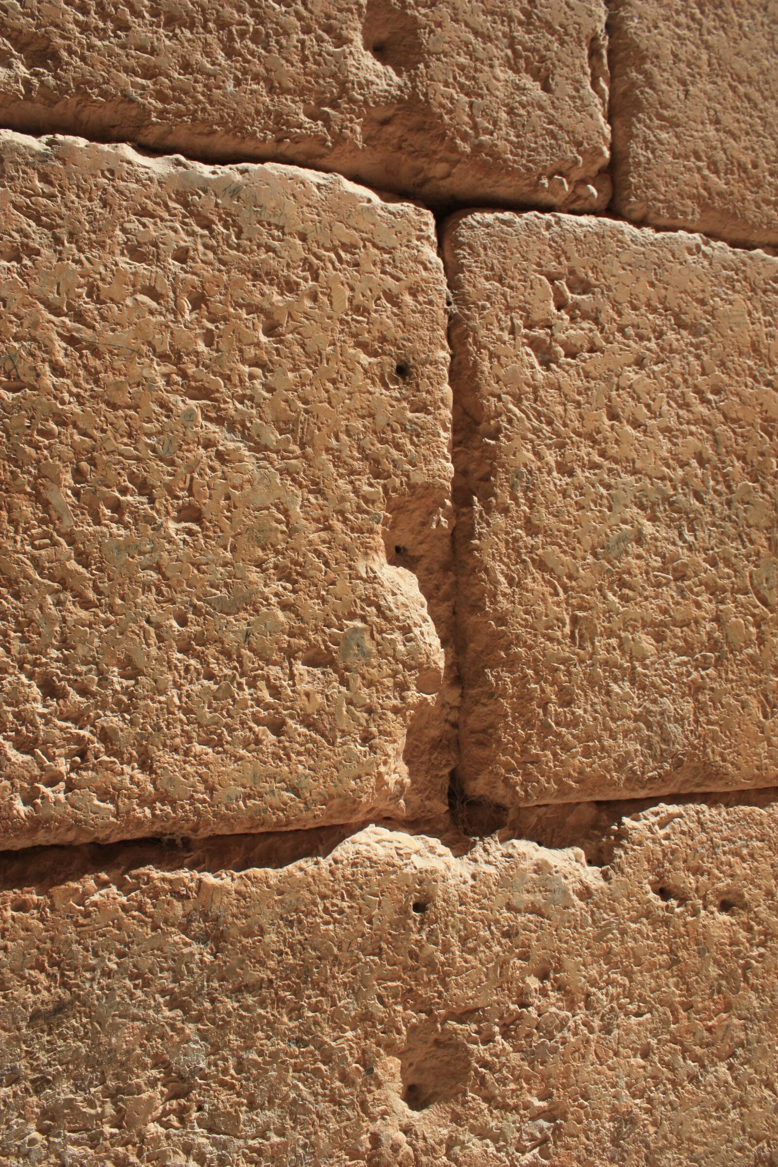 Canon EOS 450D (EOS Rebel XSi / EOS Kiss X2) sample photo. Wall, stone, ancient photography