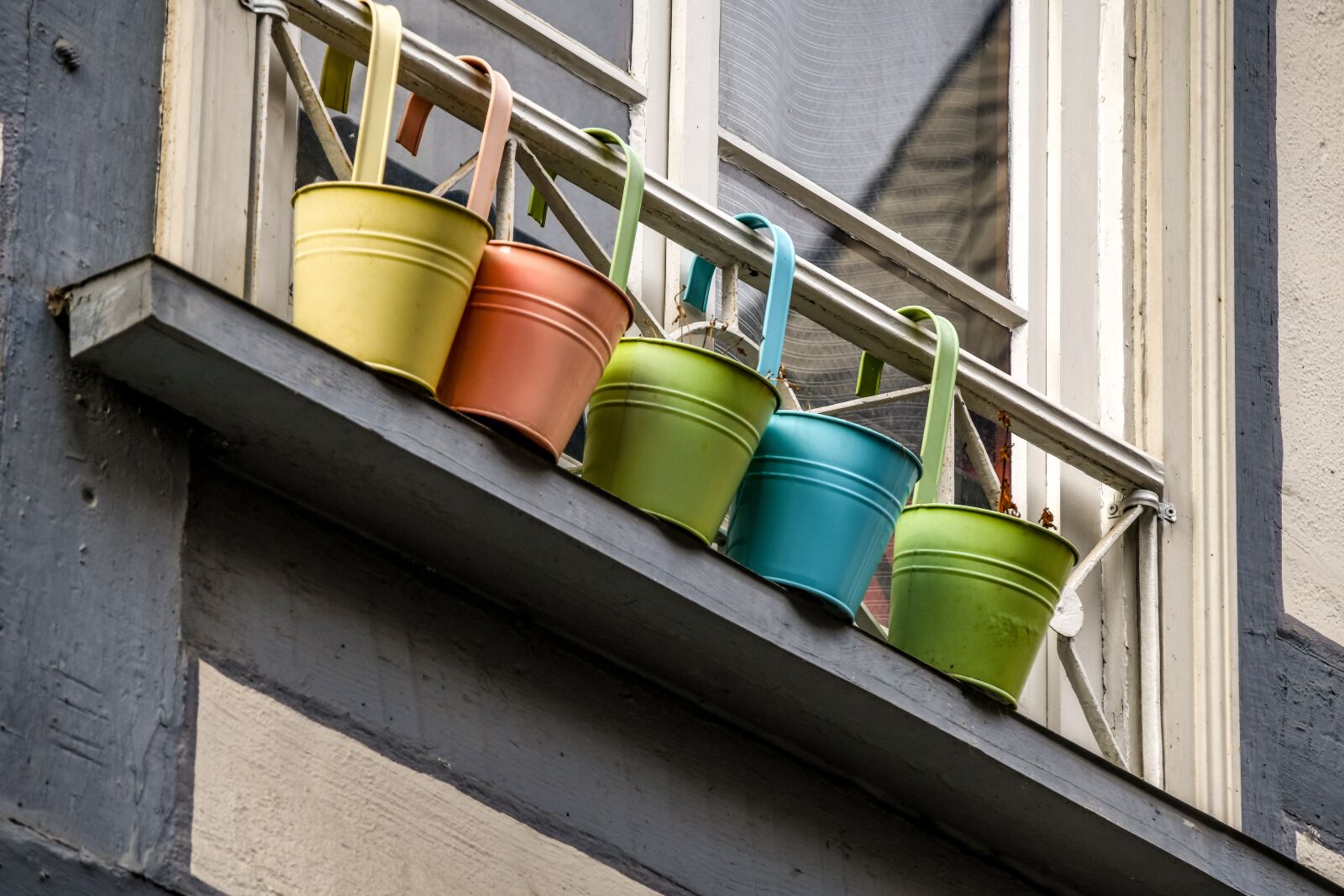 Tamron 28-300mm F3.5-6.3 Di VC PZD sample photo. Flower pots, color, colorful photography