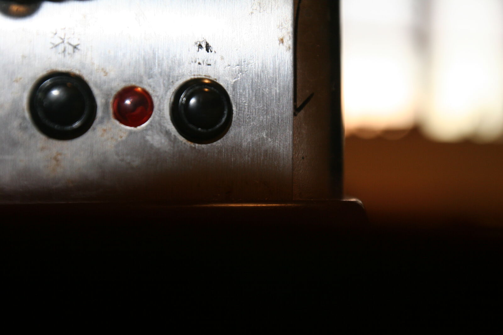 Canon EOS 20D sample photo. Toaster photography