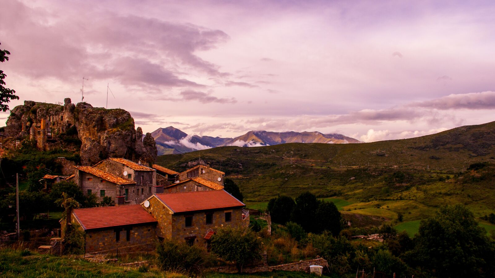 smc PENTAX-DA L 18-55mm F3.5-5.6 sample photo. Mountain, sky, lleida photography