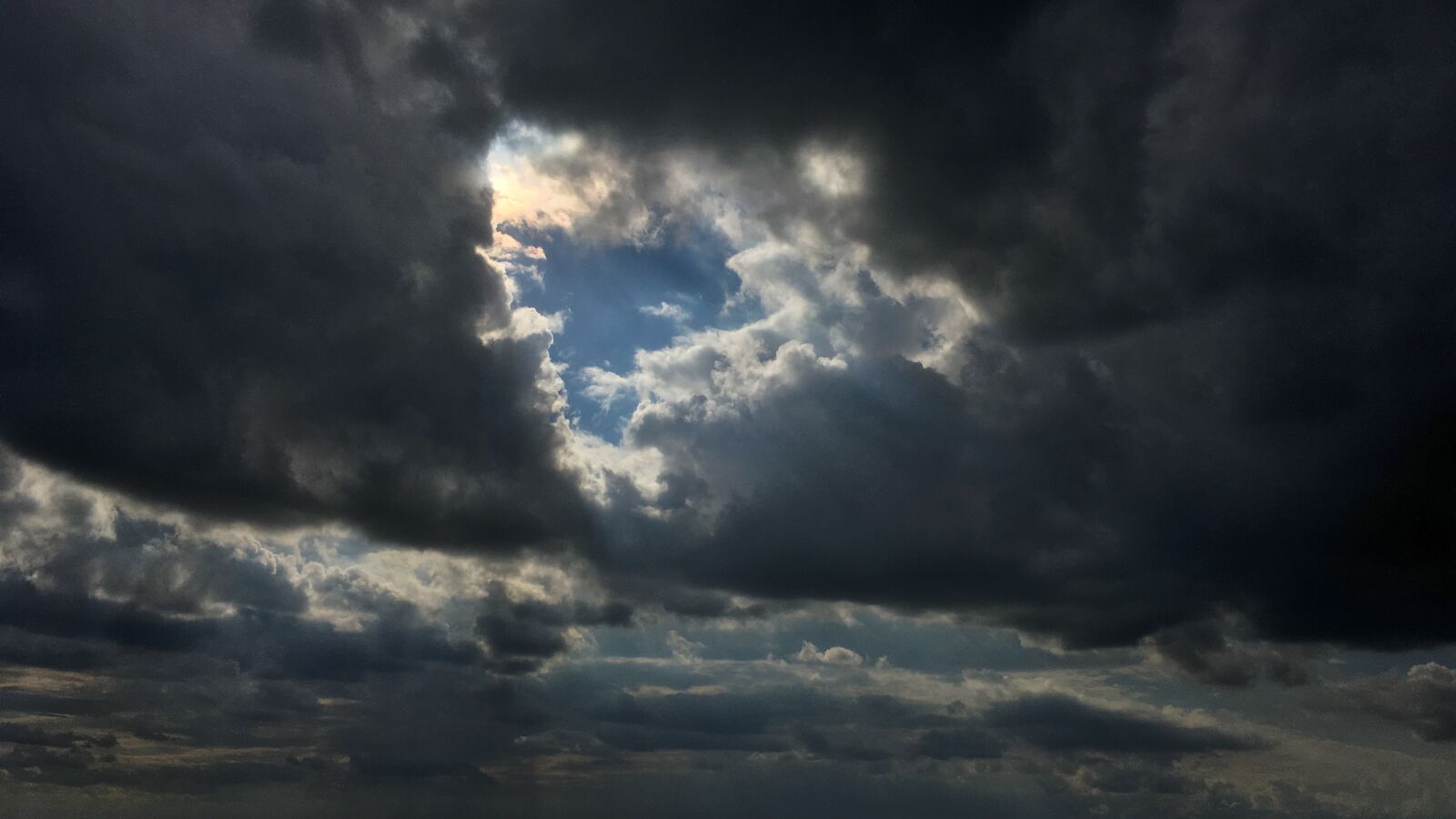 Apple iPhone SE sample photo. Cloud, sky, sky clouds photography