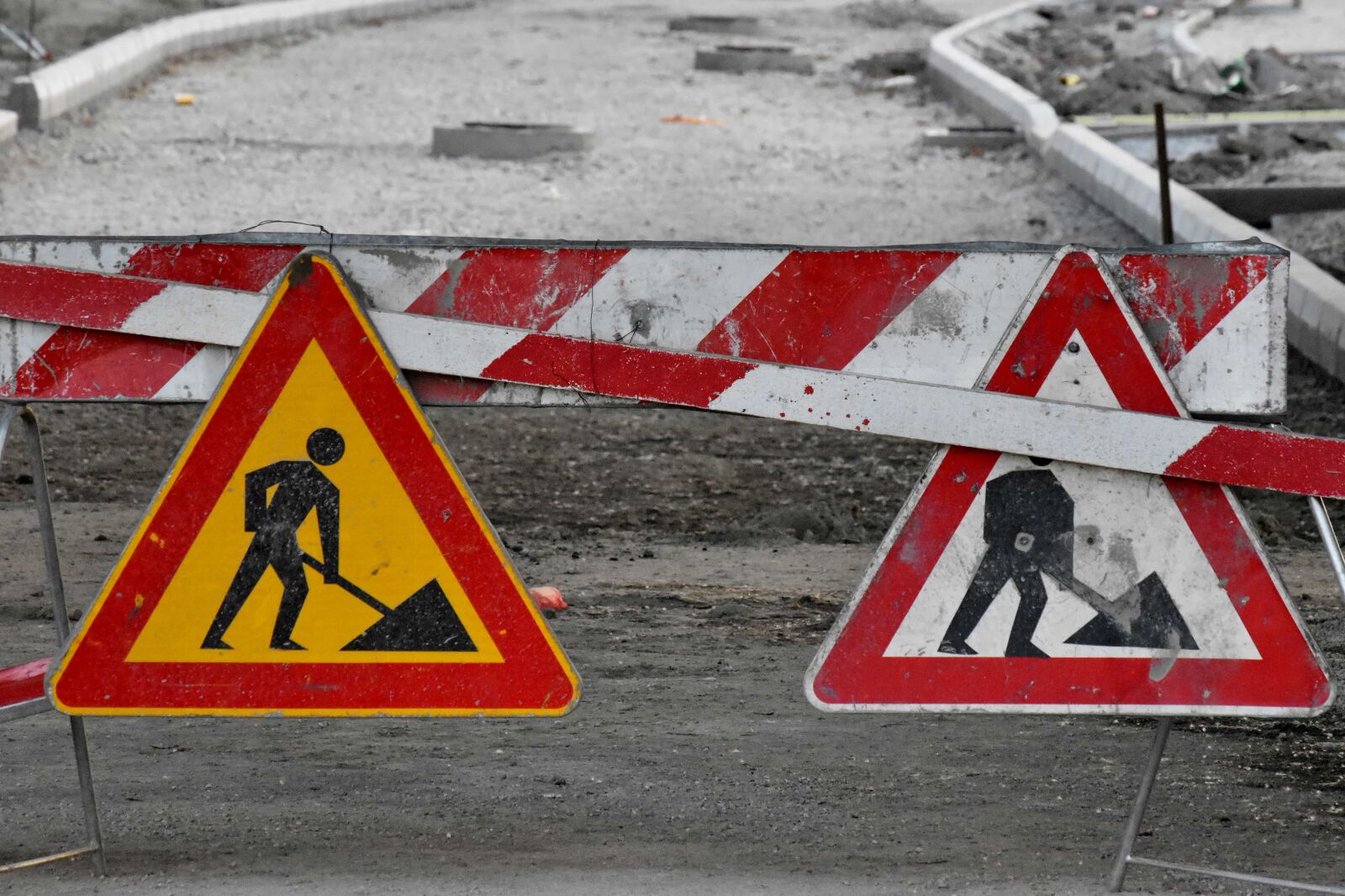 Nikon D5500 sample photo. Construction, sign, traffic control photography