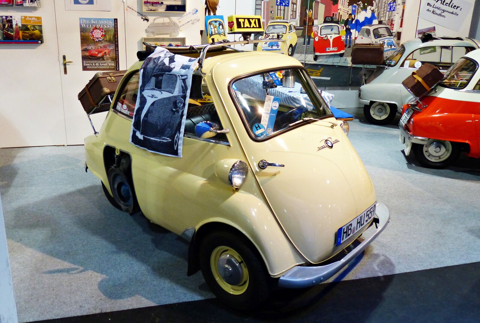 Panasonic Lumix DMC-FZ200 sample photo. Fair, exhibition, oldtimer photography