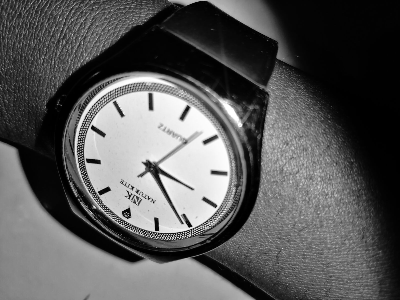 HUAWEI STK-L21 sample photo. Watch, time, clock photography