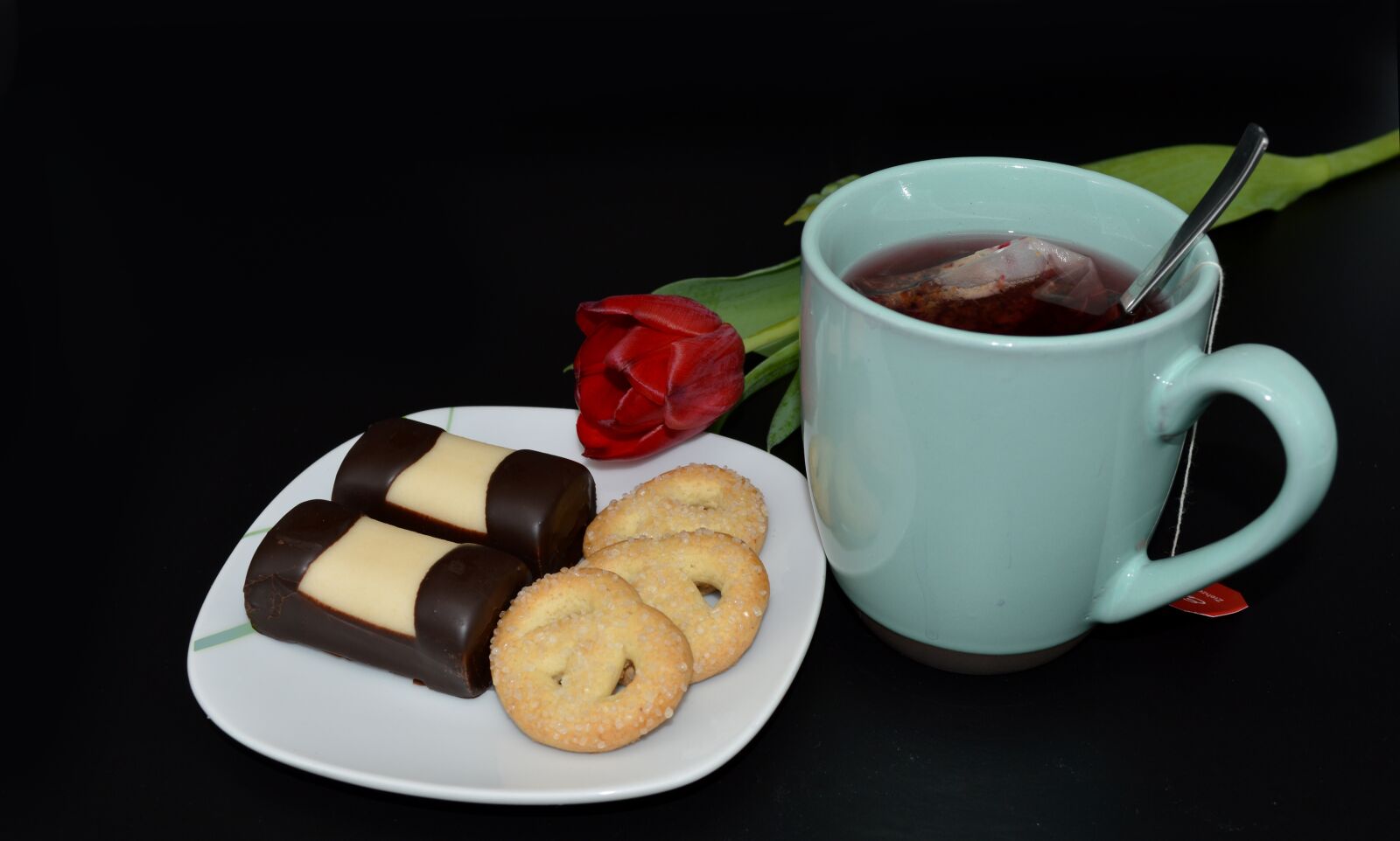 Nikon D3200 sample photo. Cup of tea, cookies photography