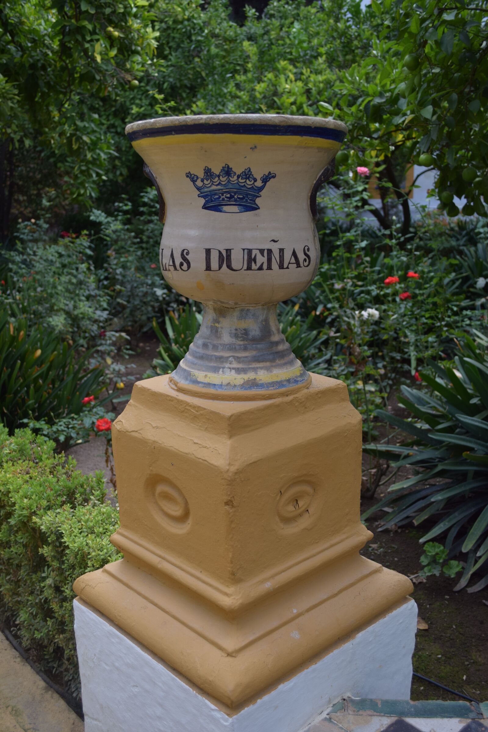 Nikon D5300 sample photo. Ceramic, garden, palace photography