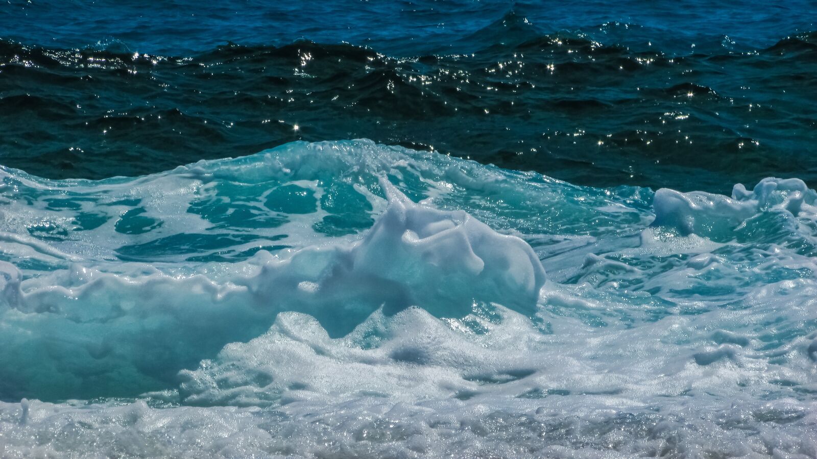 Canon PowerShot SX400 IS sample photo. Wave, bubbles, foam photography