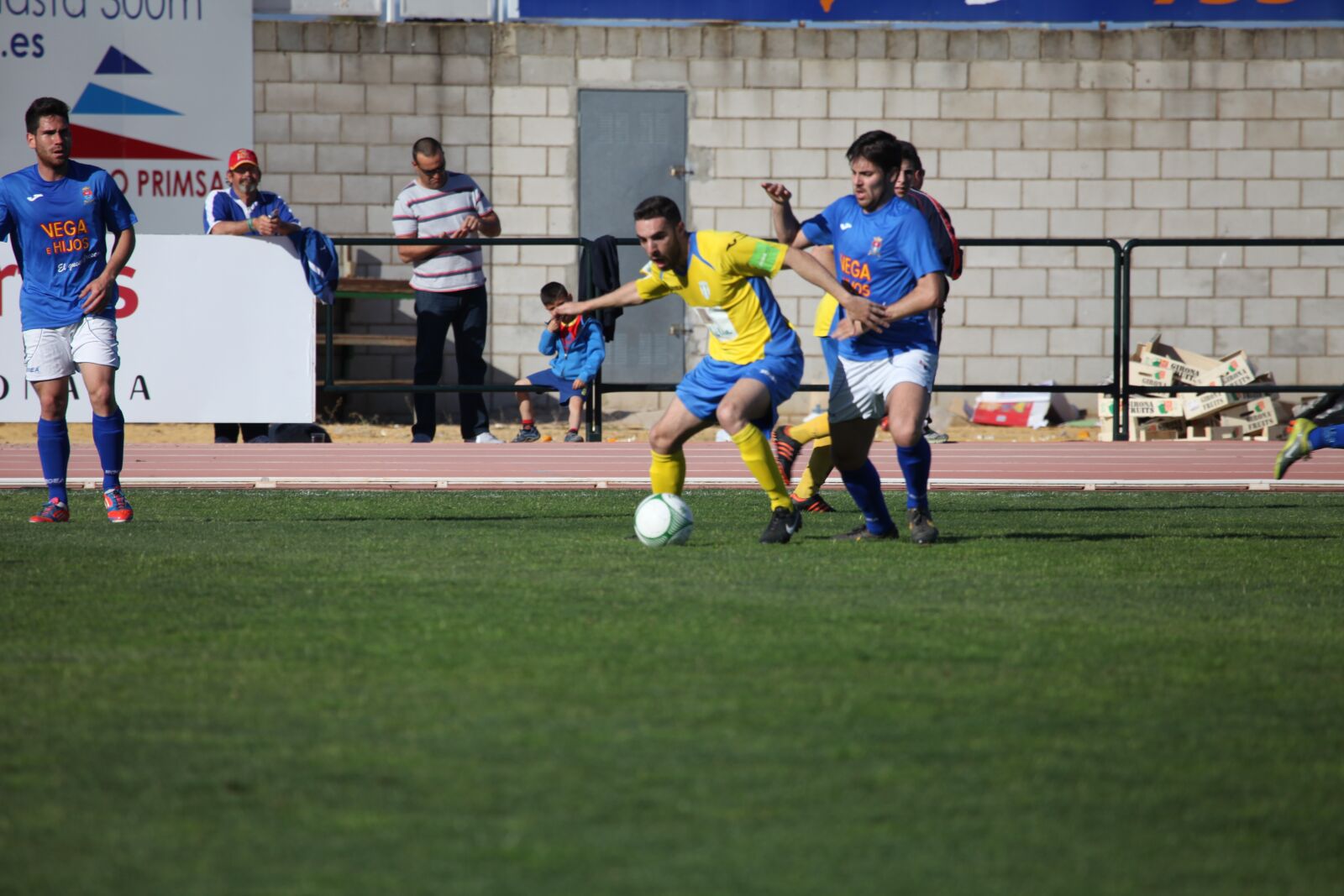 Canon EOS 5D Mark II sample photo. Stadium, football, sports photography